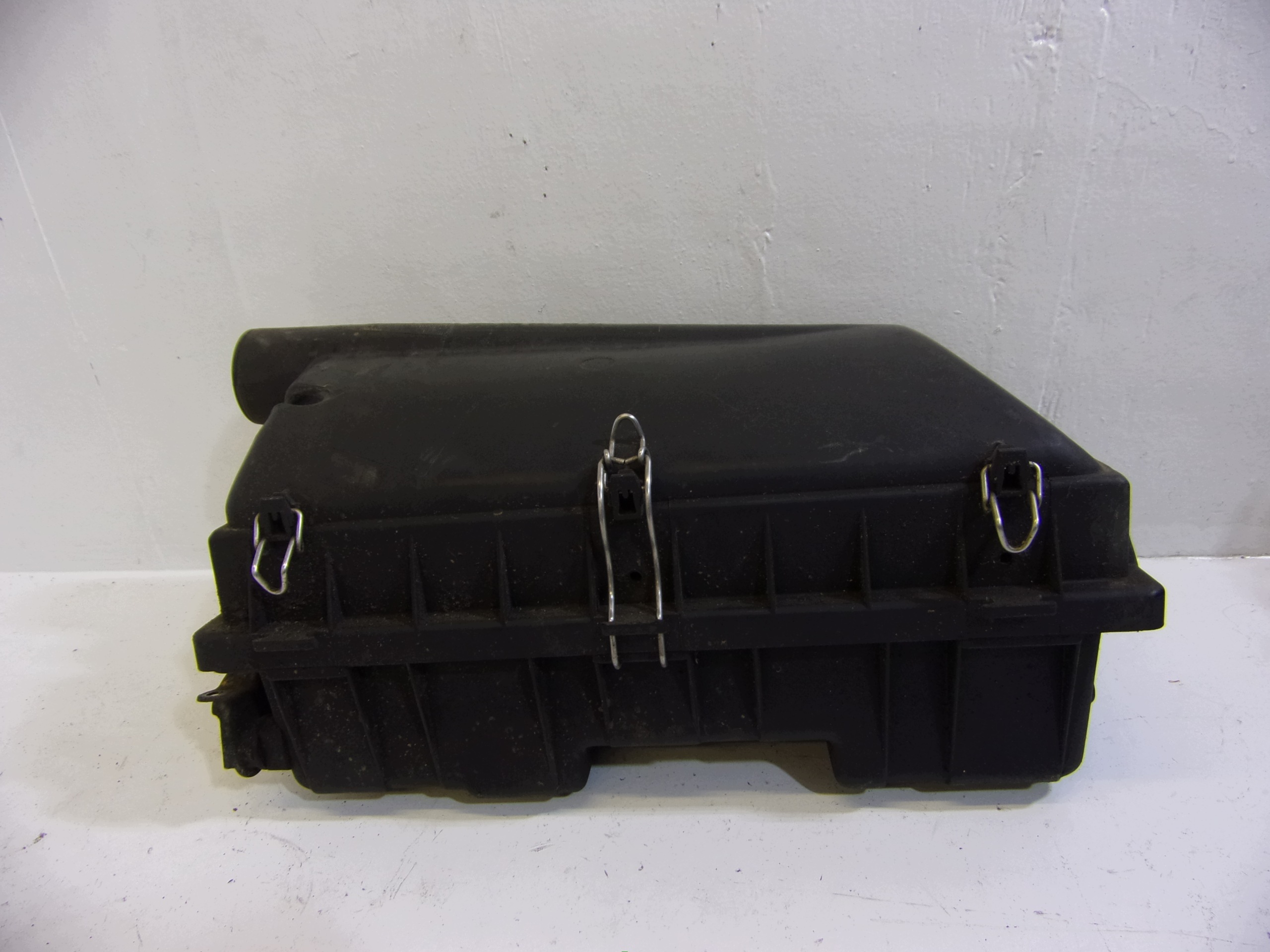 cover of a filter, air MERCEDES-BENZ W124 6020940103