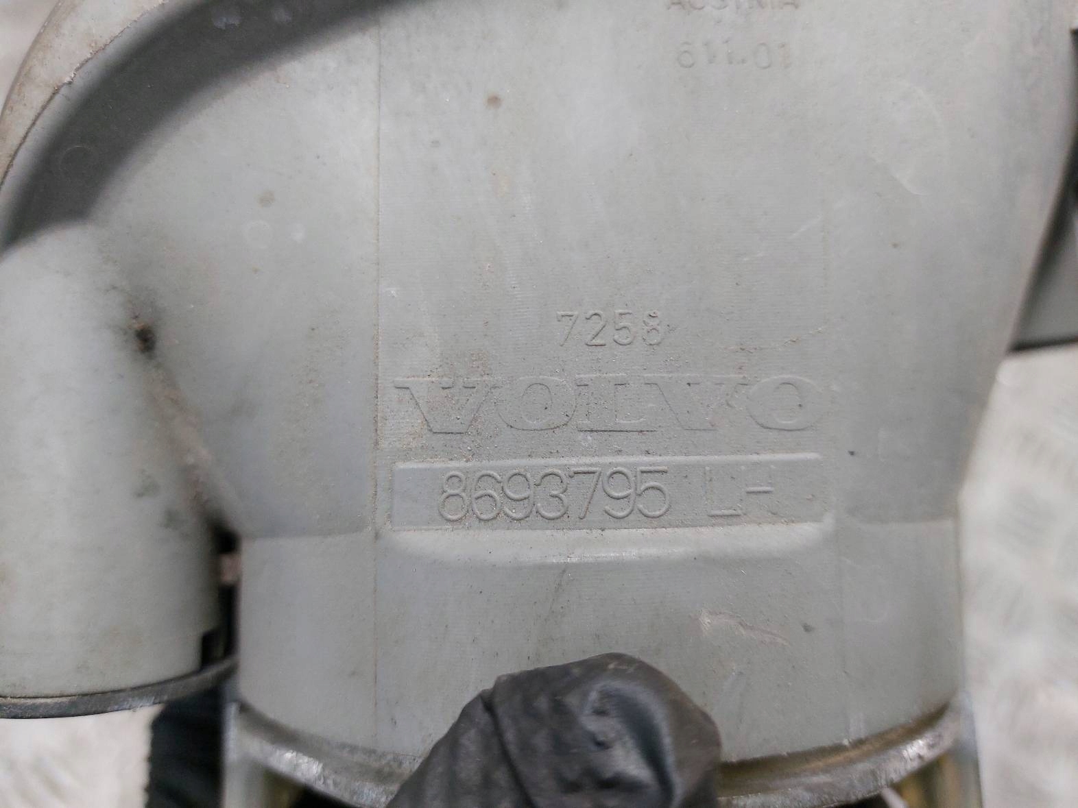 fog light left VOLVO XC90 and 8693795