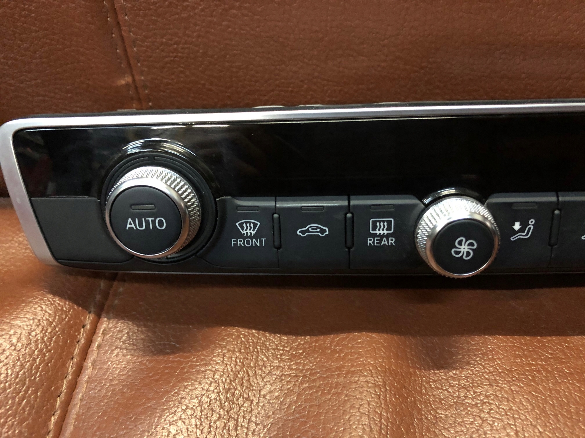 AUDI A3 8V PANEL klimatizaci klími 8V0820043