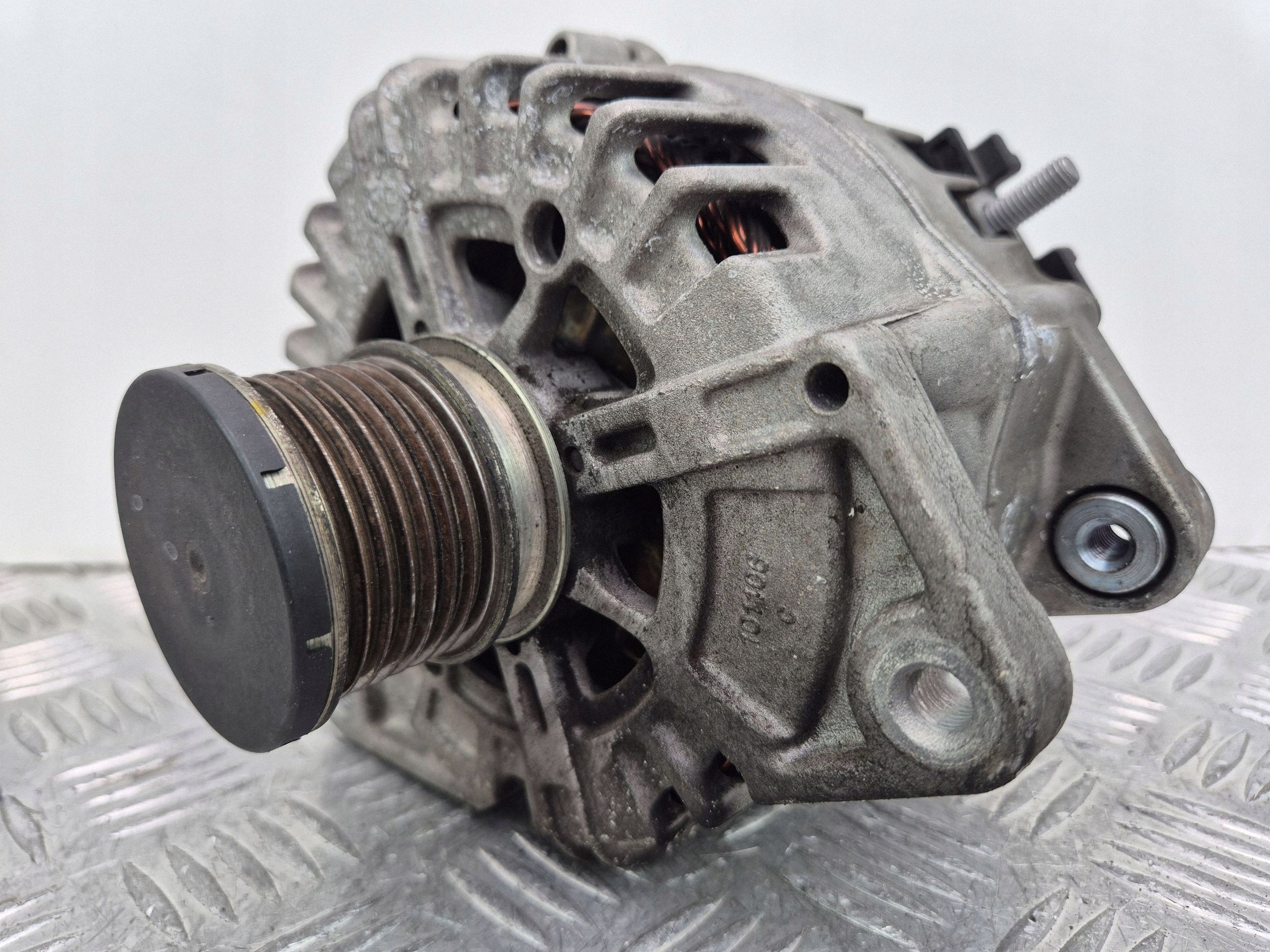 Mercedes C180d W205 1.6 Alternator A0009063701