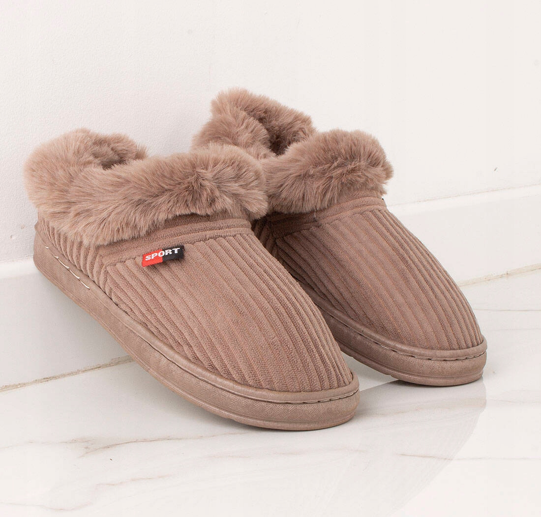 KAPCIE DOMOWE KLAPKI OCIEPLANE BEŻOWE WSUWANE CIEPŁE FUTERKO MĘSKIE 46 Materiał wkładki inny