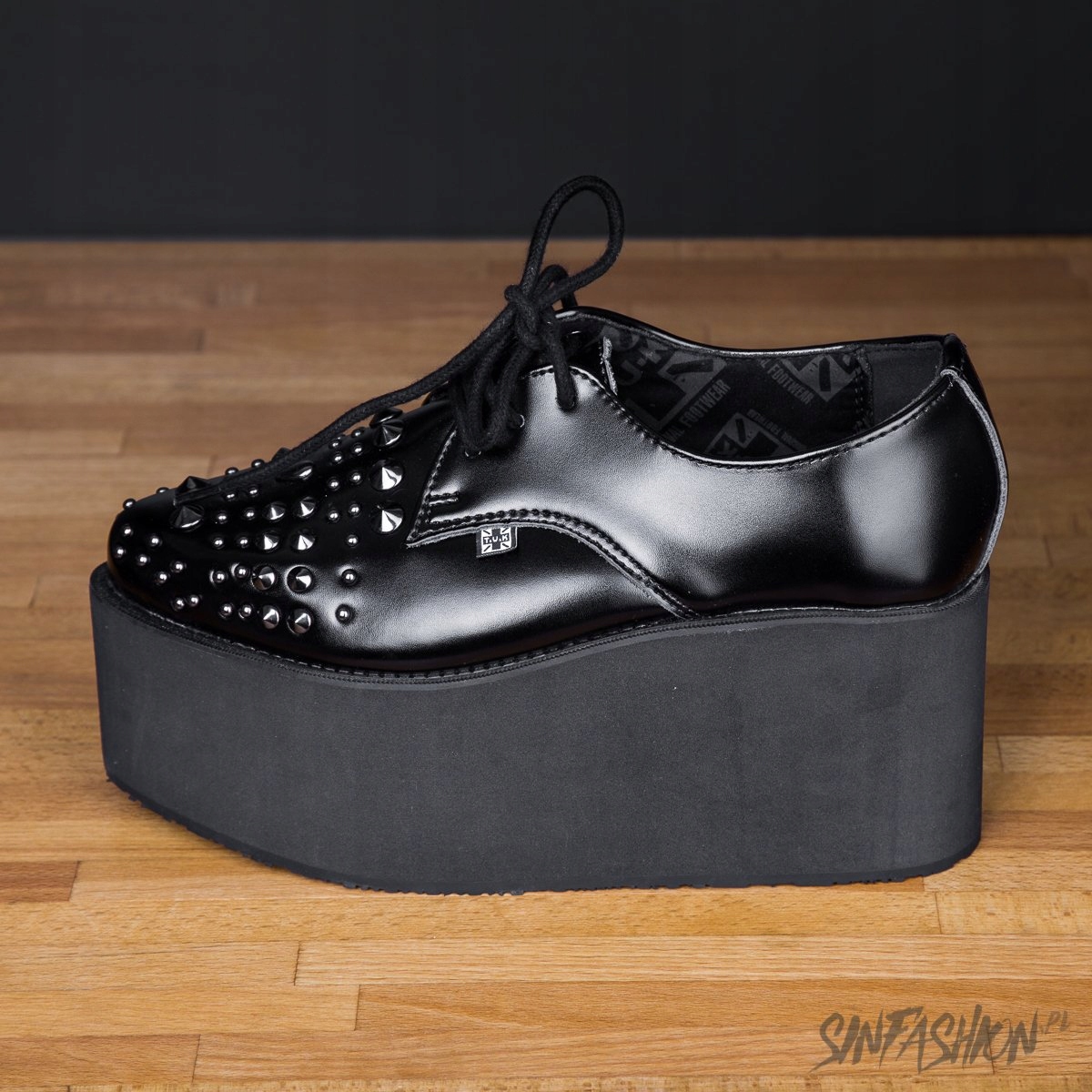 BUTY TUK - MIXED STUD PLATFORM r.40 ostatnia sztuka Marka inna
