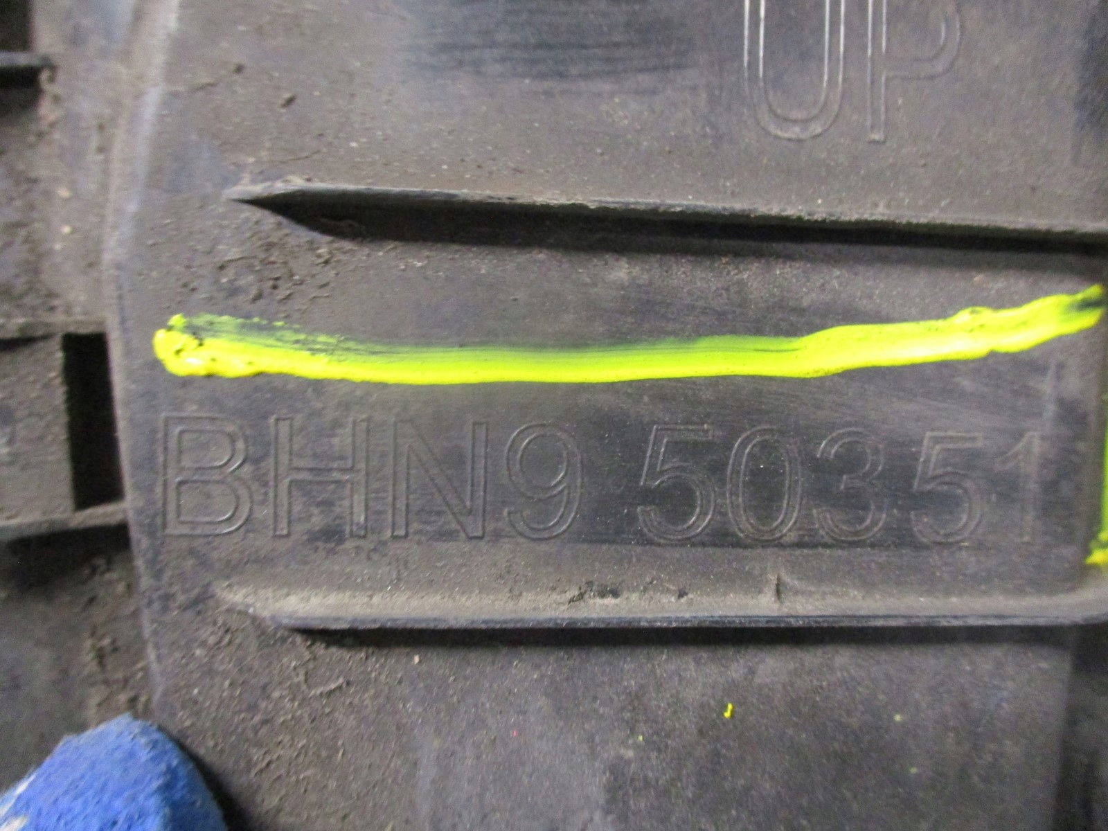 mudguard MAZDA 3 III BHN950351 BHN950341 right left