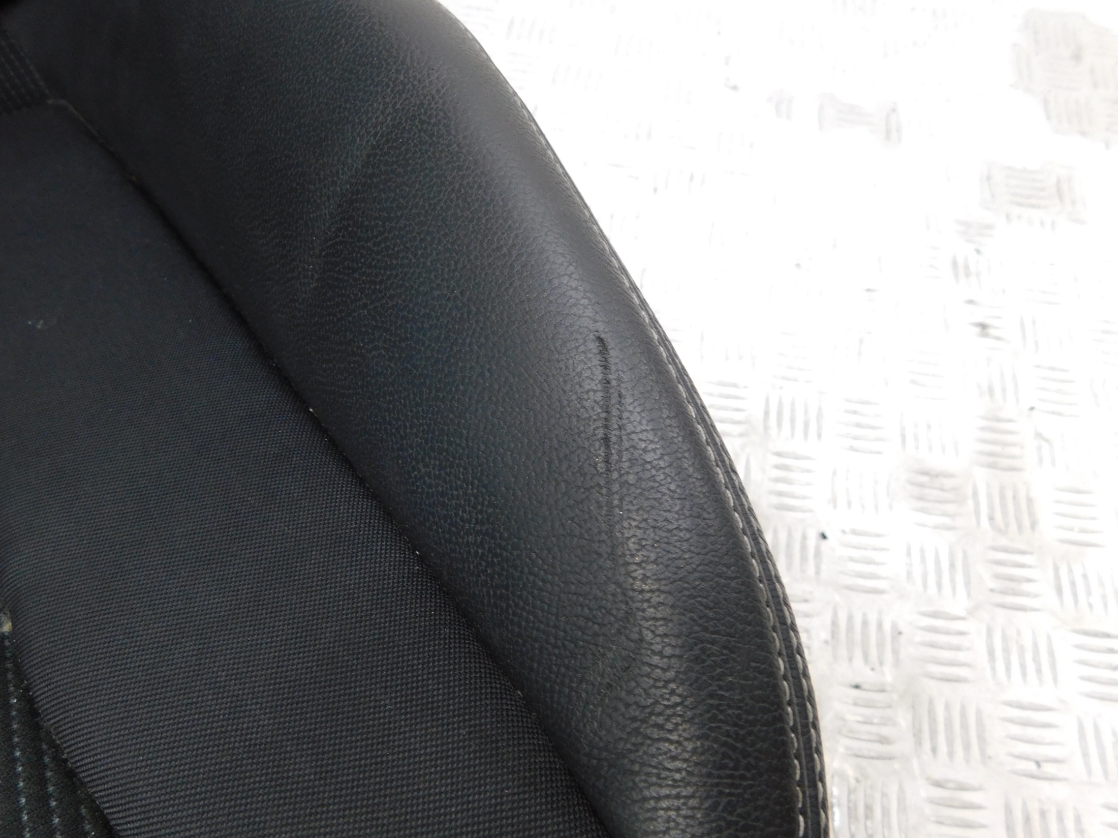 кресла комплект диван бочки - Audi A1 8X 5d SPORTBACK