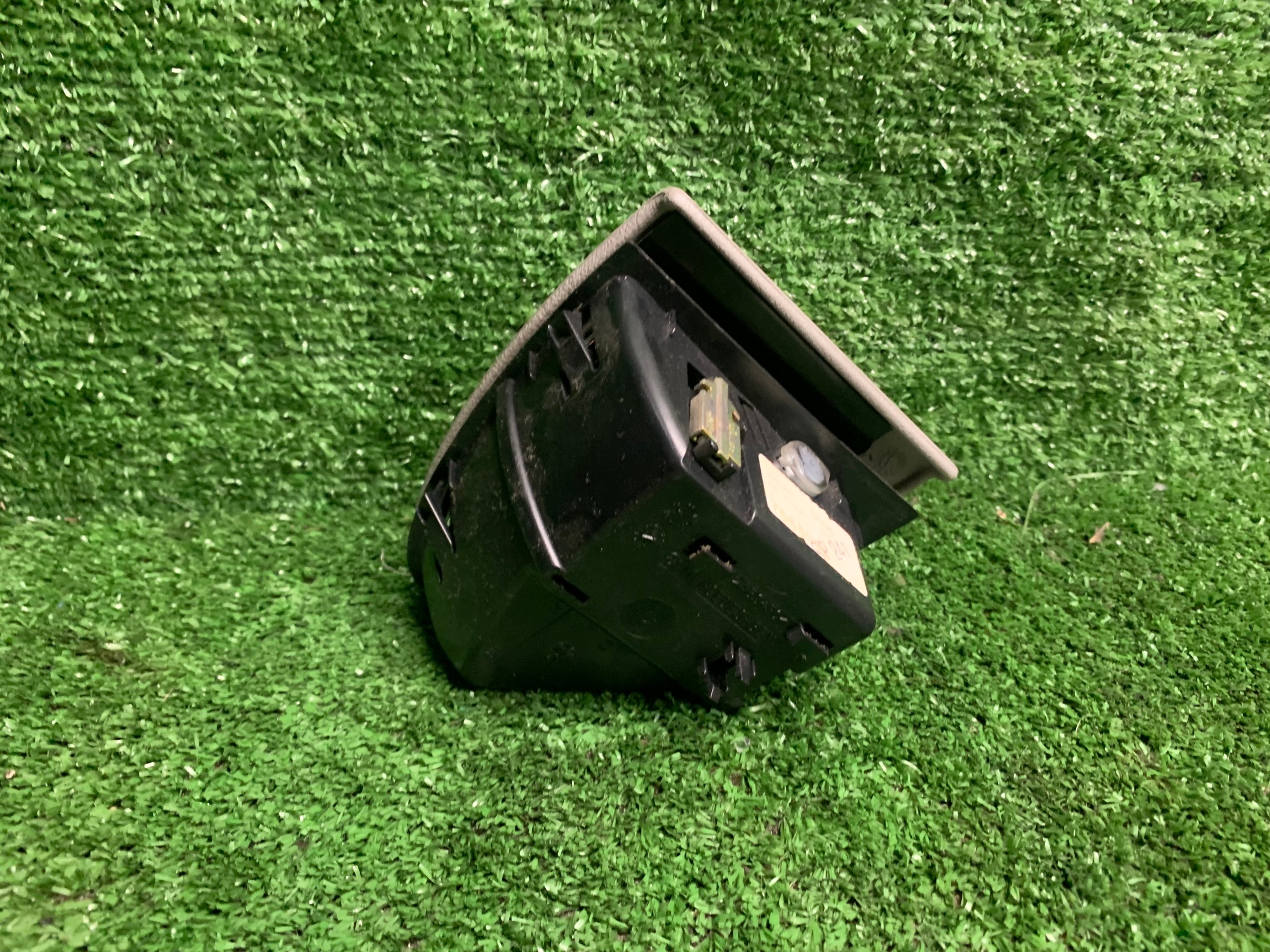 Cendrier BIALA Mercedes-Benz W211 A2118100830
