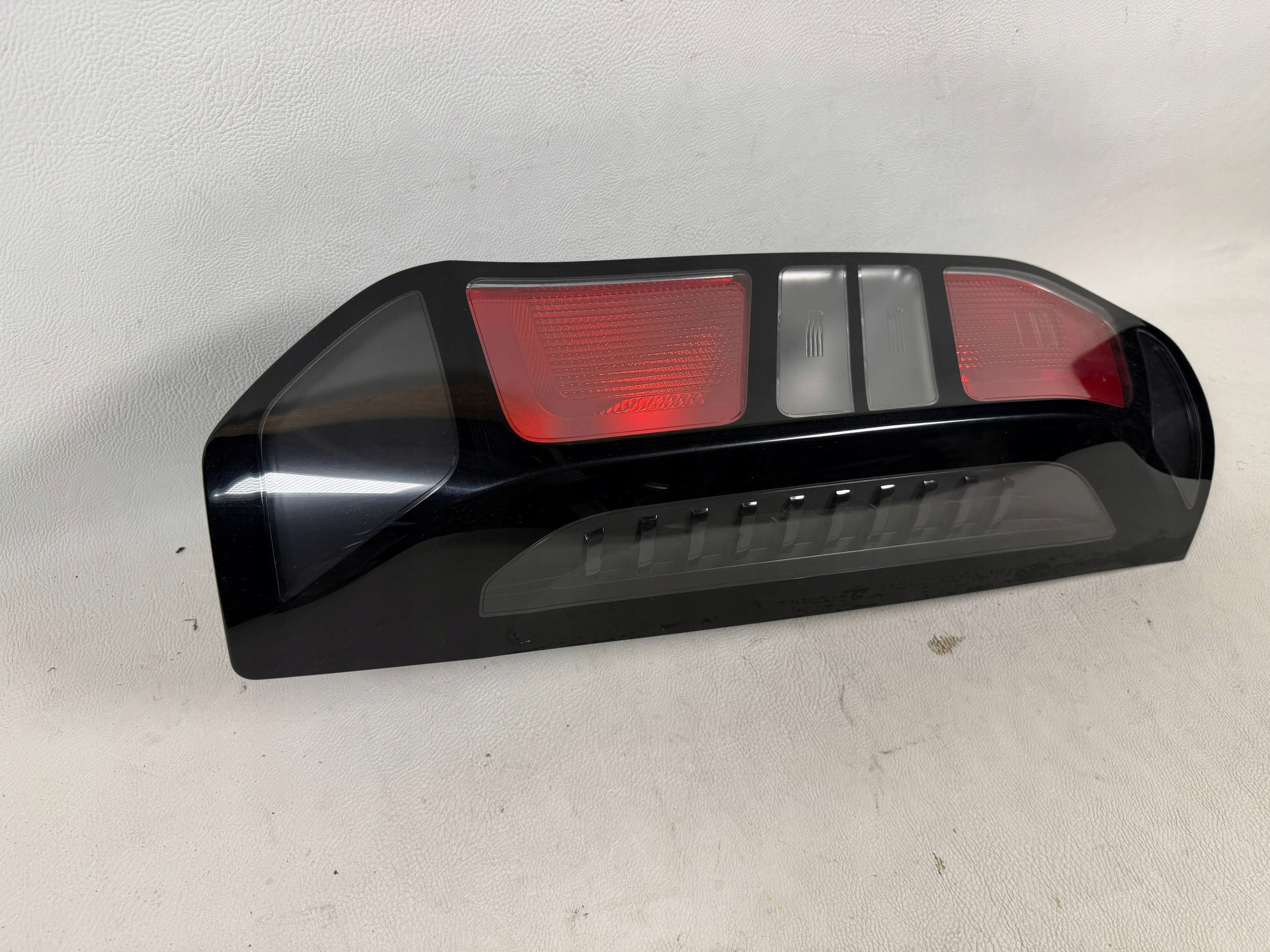Transit Custom 23- light rear part left rear left