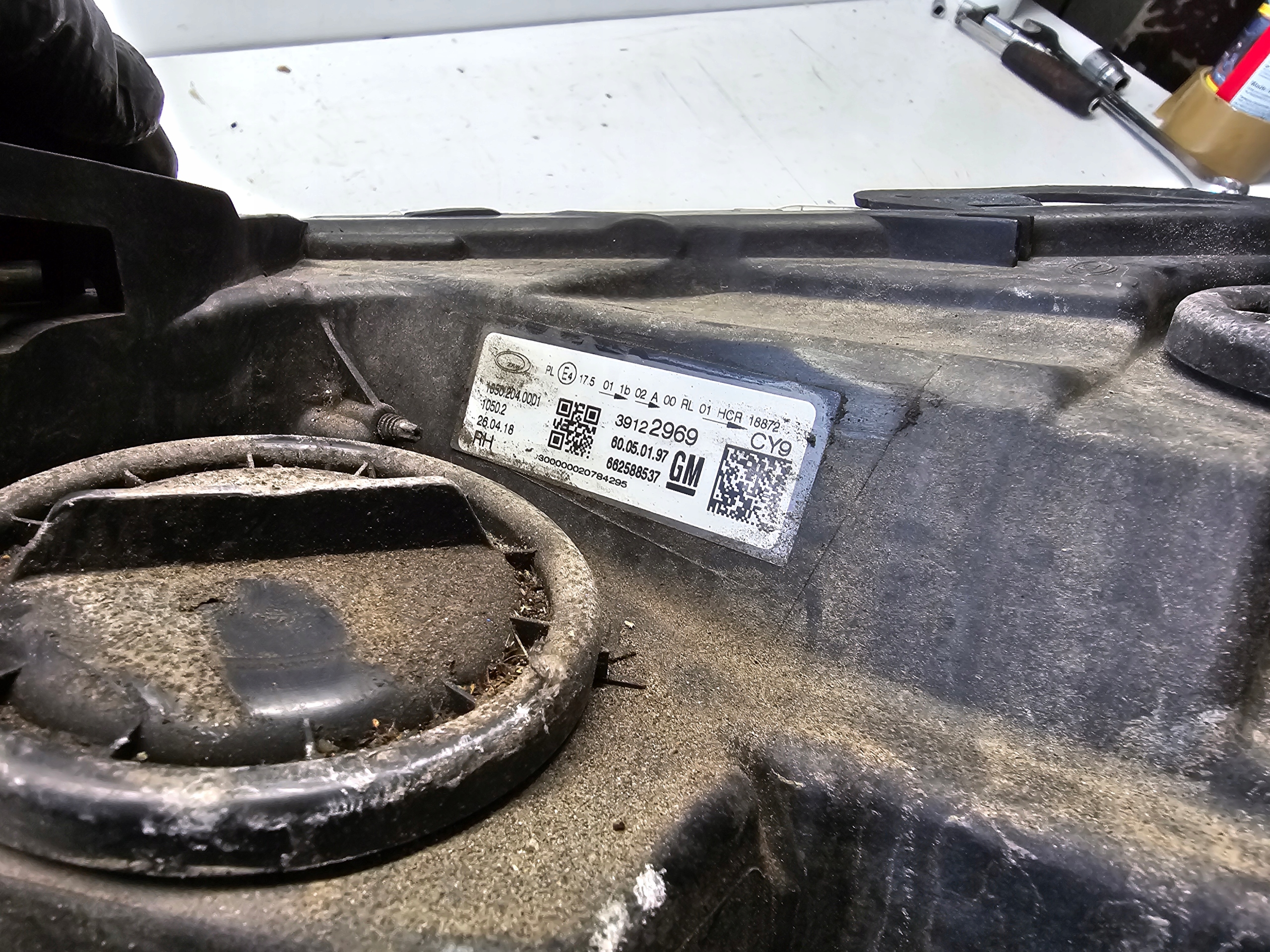 OPEL INSIGNIA B REFLEKTOR light right front right front ANGLIK ZWYKLA
