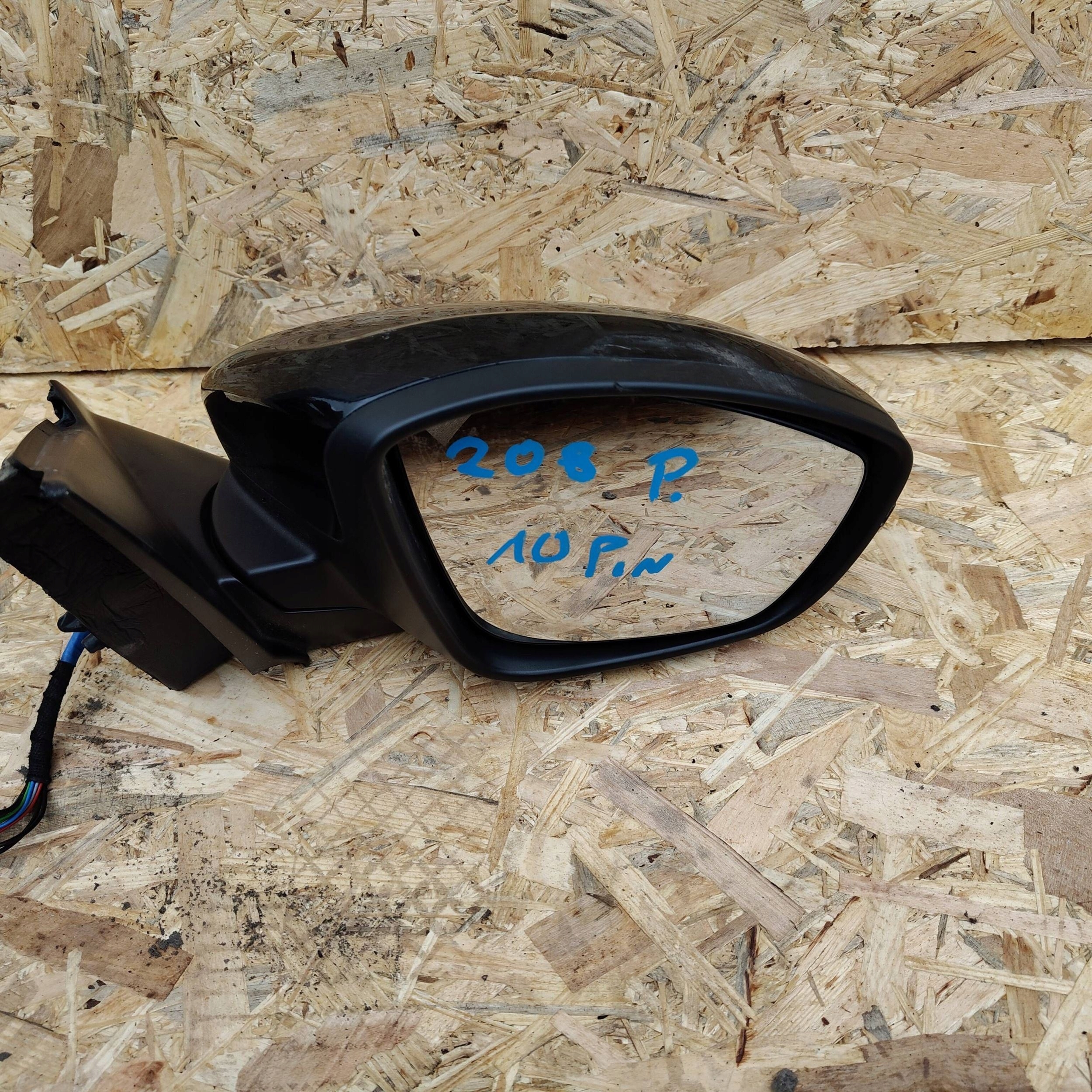 Peugeot 208 2022 right side electrics mirror side 10 pin