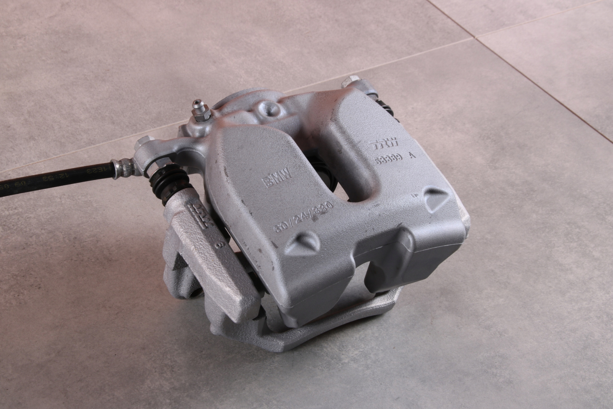 BMW G20 G21 G30 G31 caliper brake left front front 60/24/330 6872799