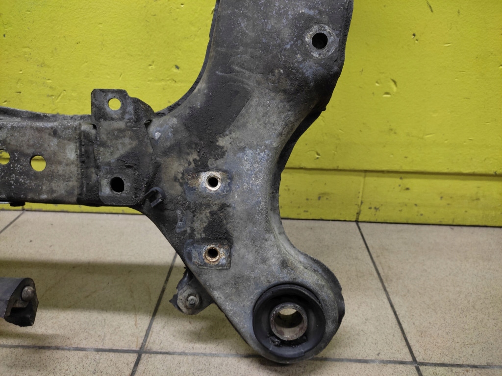 VOLVO XC90 2.9 subframe axle beam axle beam