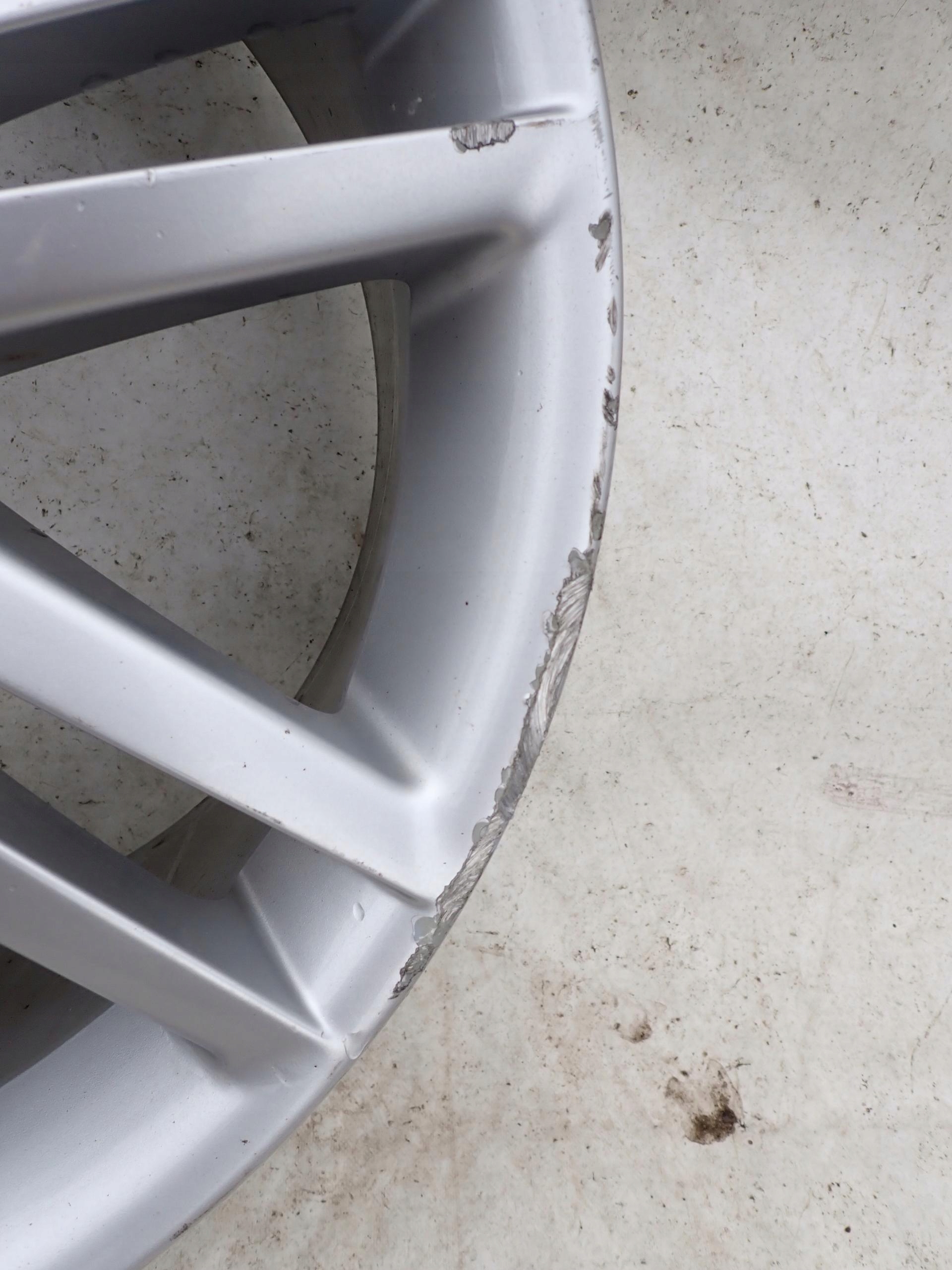 AUDI A8 disk 8.5Jx19 19" ET42 4E0601025AQ