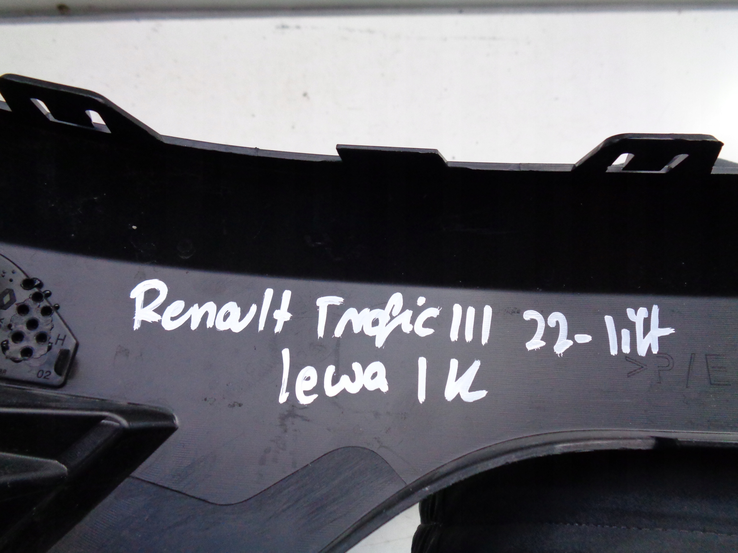 GRIGLIA PARAURTI SINISTRA RENAULT TRAFIC IV 22