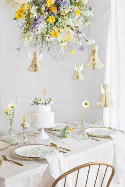 SERWETKI KOMUNIA KOMUNIJNE NA KOMUNIĘ IHS KWIATY DEKORACJE 33x33cm 20 sztuk Długość 33 cm