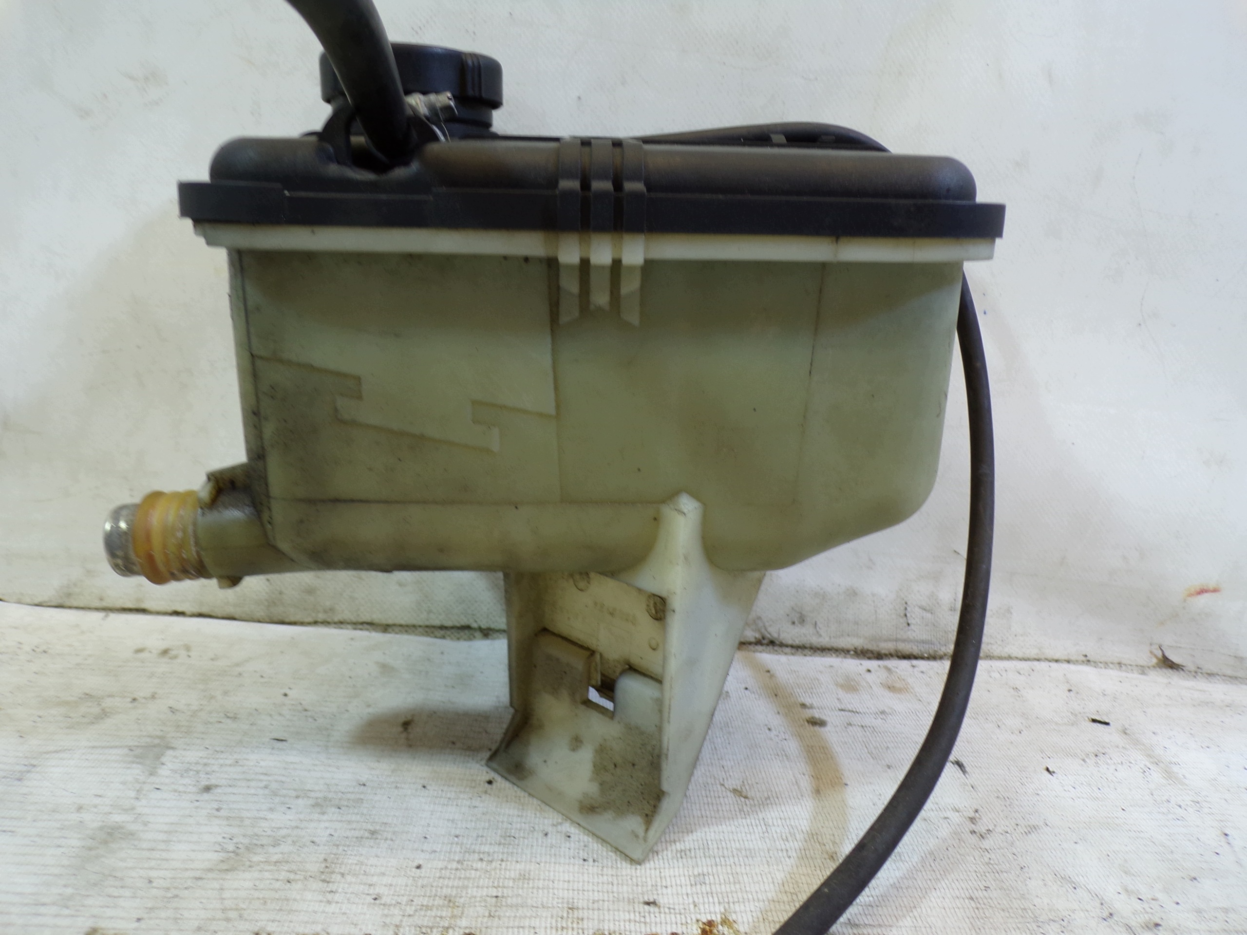water tank BMW E39 2248050