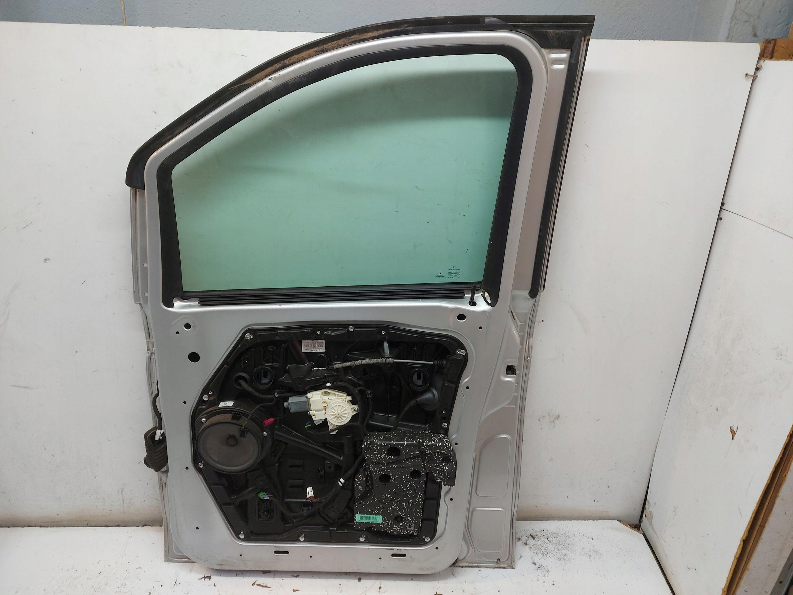 Mercedes EQV w447 V-klasa door right front front silver 9744