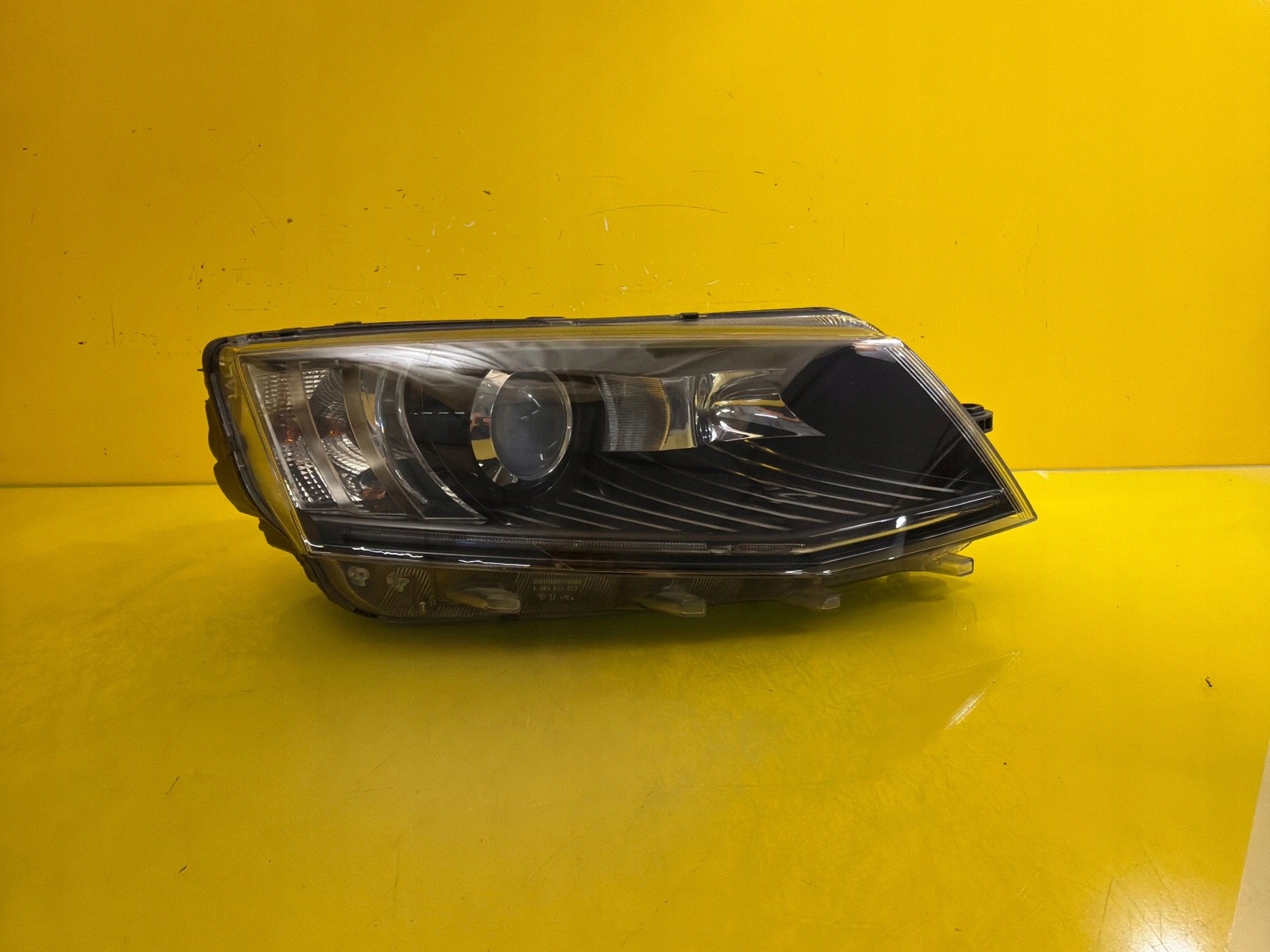 light right Skoda Octavia 3 III Xenon 5E1941016B