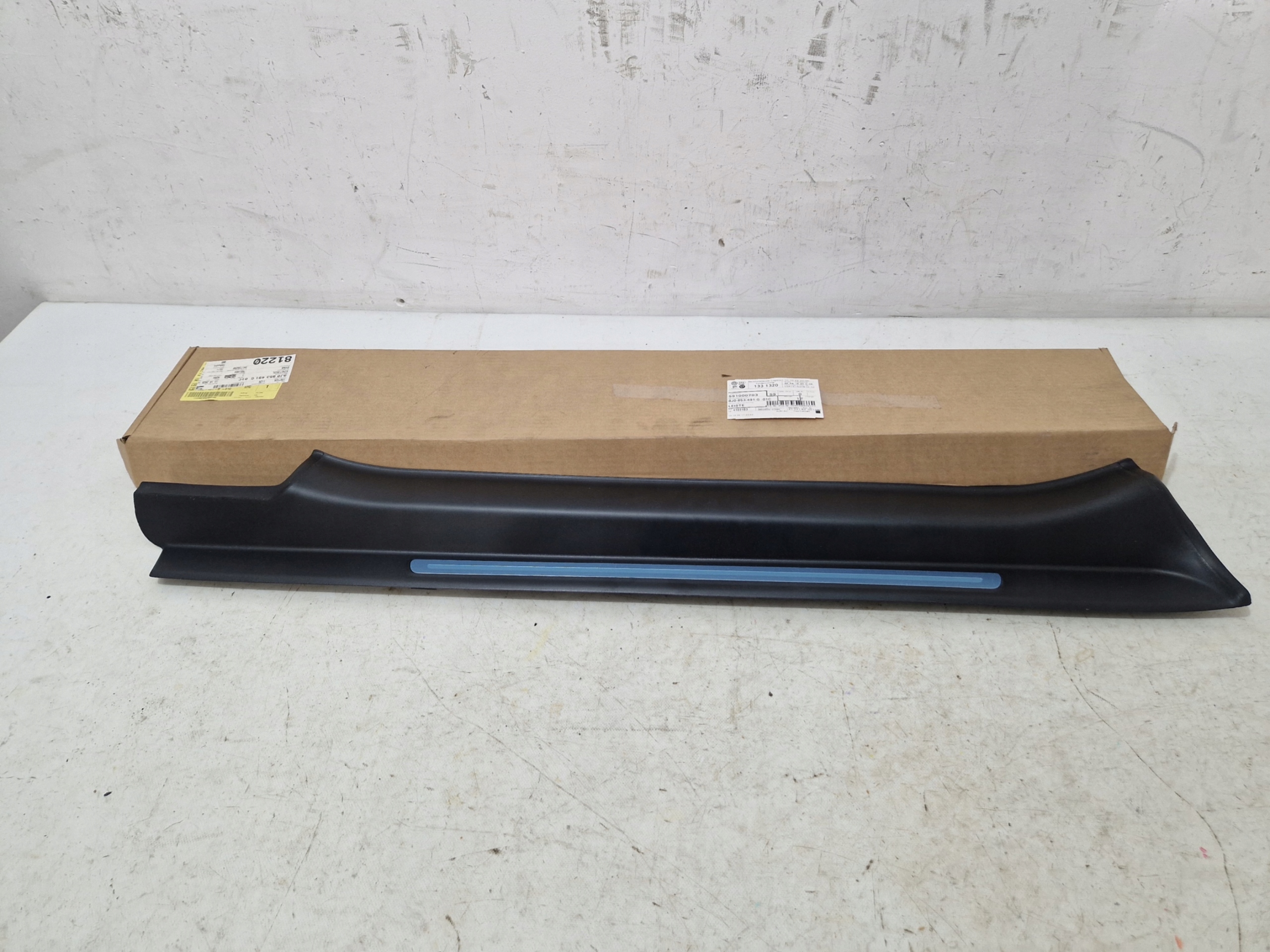 * AUDI TT 8J moulding threshold left front 8J0853491G