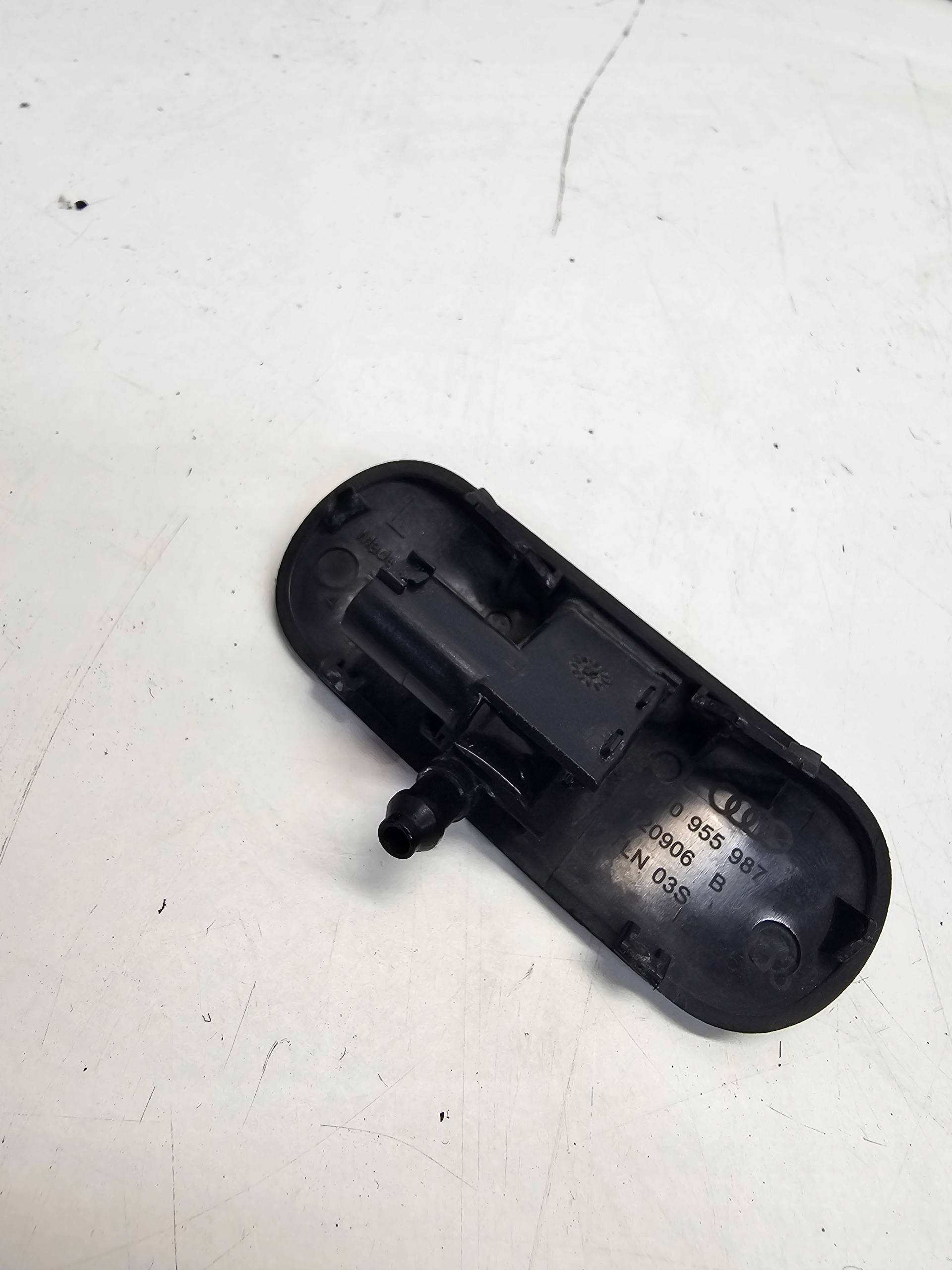 DYSZA der Spritzdüse Spritzdüse links AUDI Q3 8U 8U0955987A