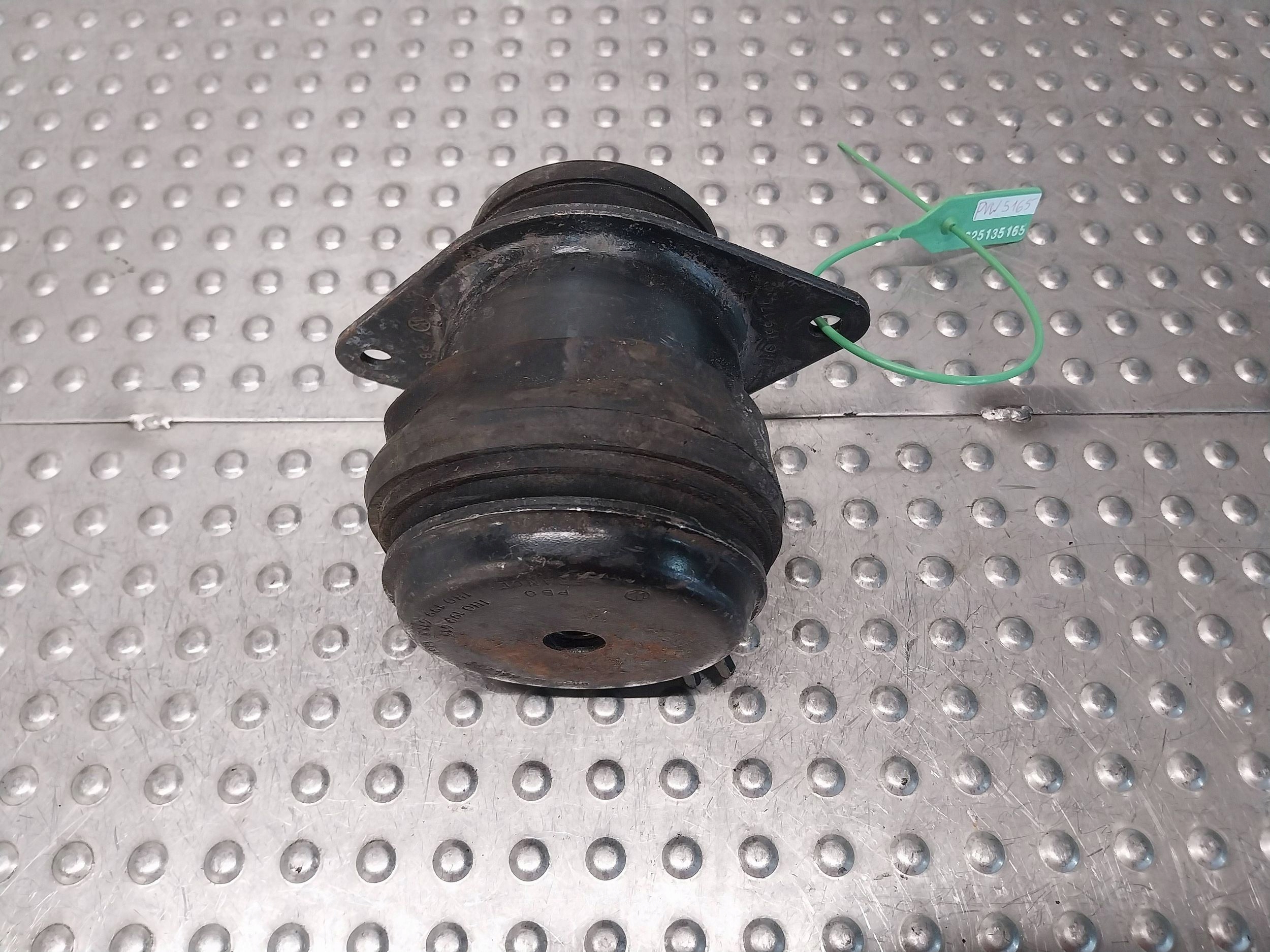 engine mount 1H0199611 1H0199611A VW GOLF III CADDY II 93-98 1.9 TDI