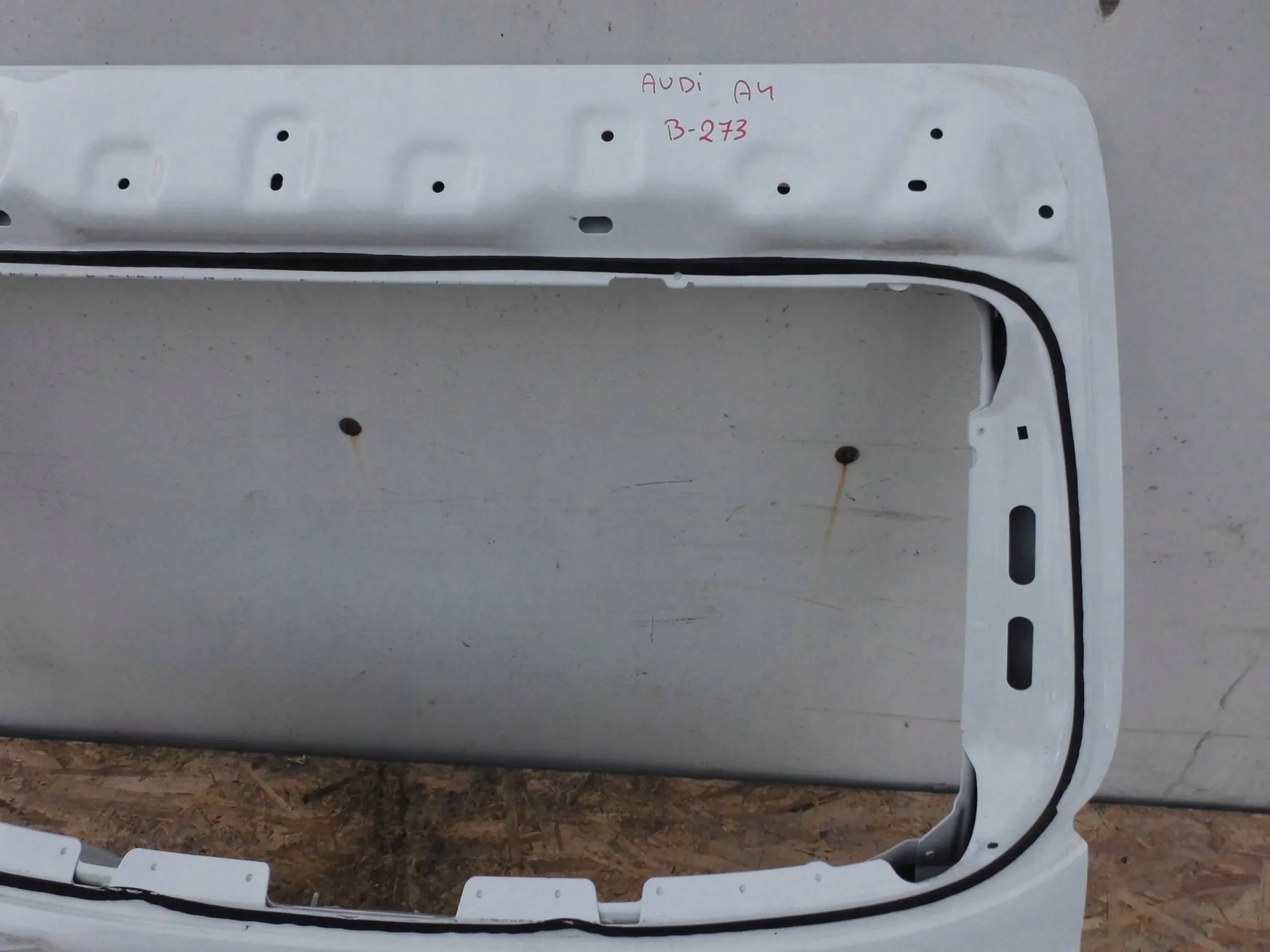 Audi A4 B9 8W AVANT KOMBI 2015+ boot doors rear part