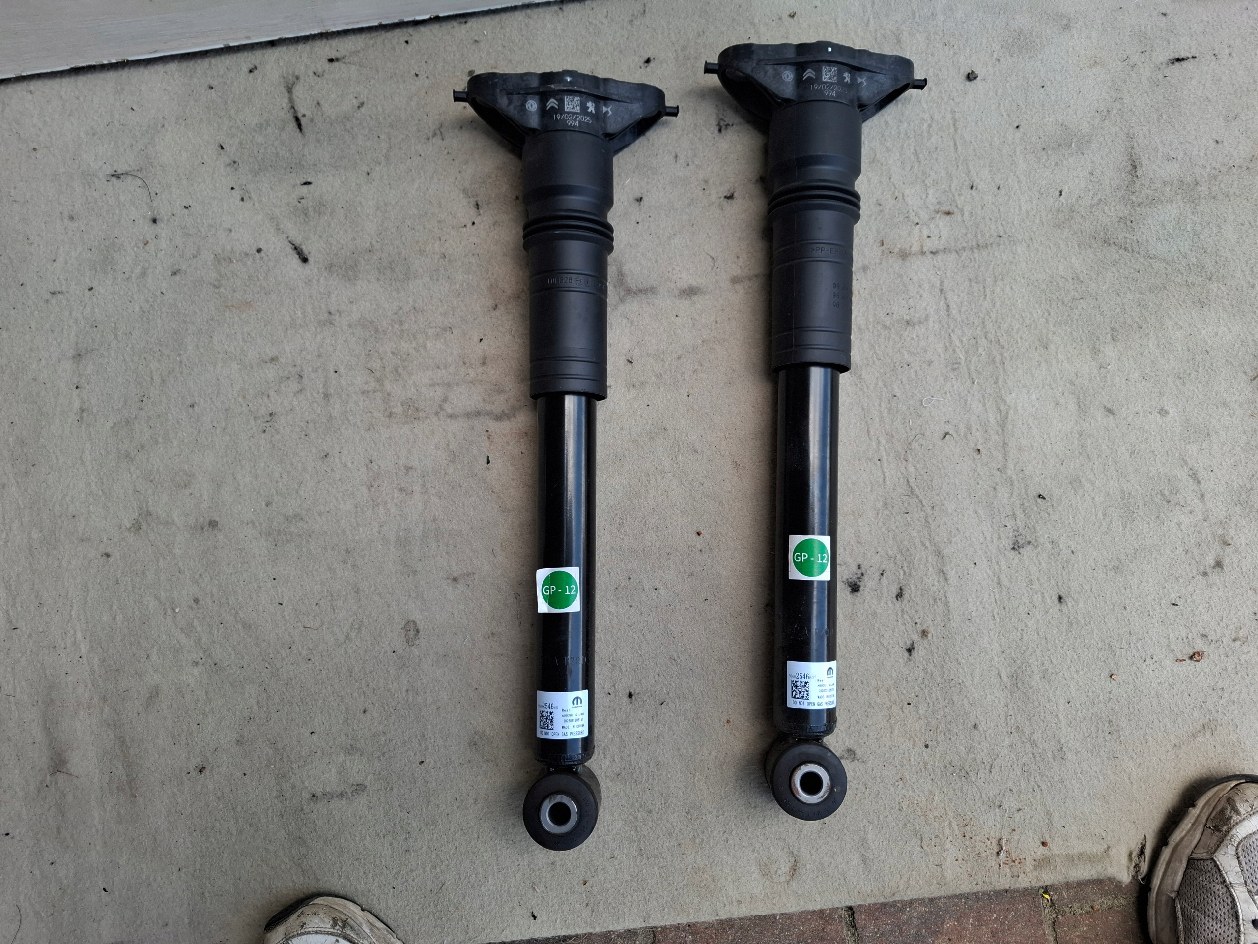 shock absorber rear part right left 2szt OPEL MOKKA II ULTIMATE 2025r