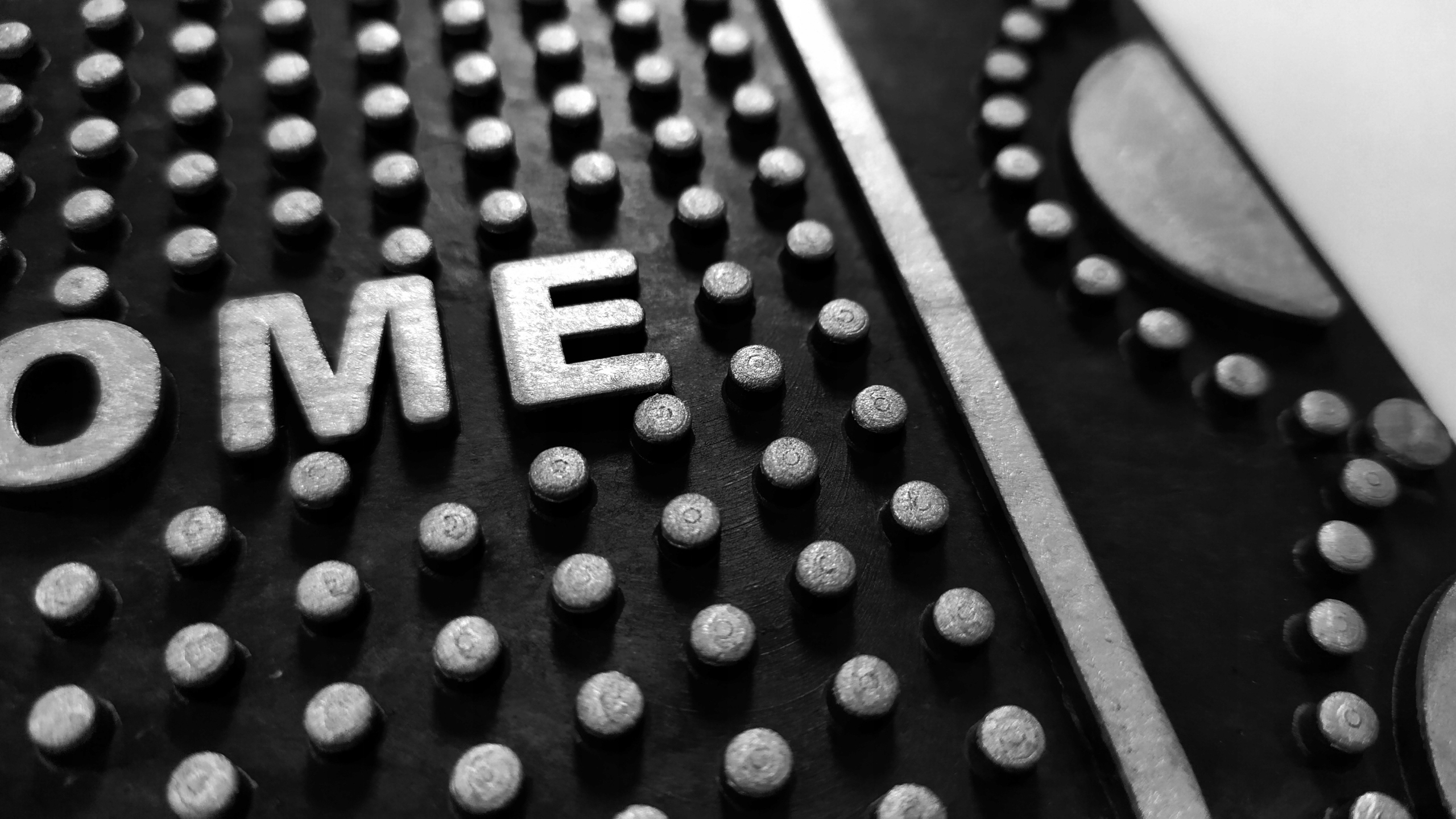 WYCIERACZKA WEJŚCIOWA ZEWNĘTRZNA MASYWNA SREBRNA Marka inna