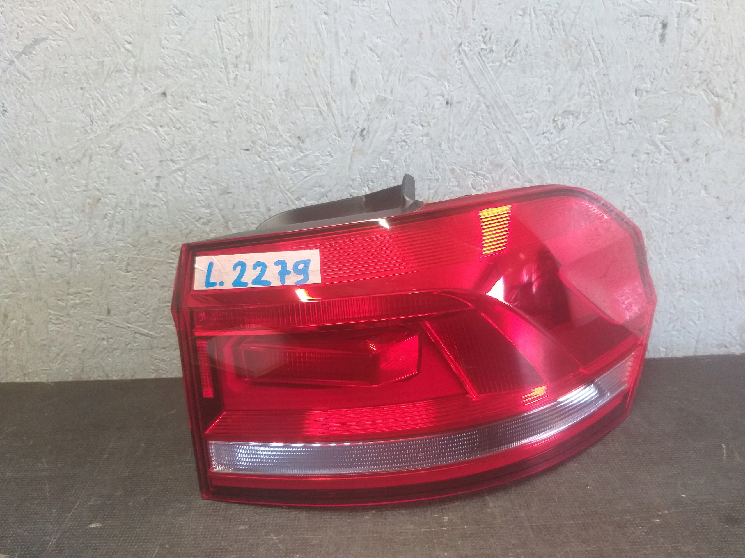 light rear part right VW TOURAN 15- 5TA945096D