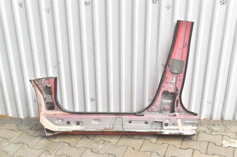 PRÓG SŁUPEK PRAWY PRZÓD ŚRODKOWY AYGO II C1 II 108 5DRZWI 3P0 14-21 Producent części Toyota OE