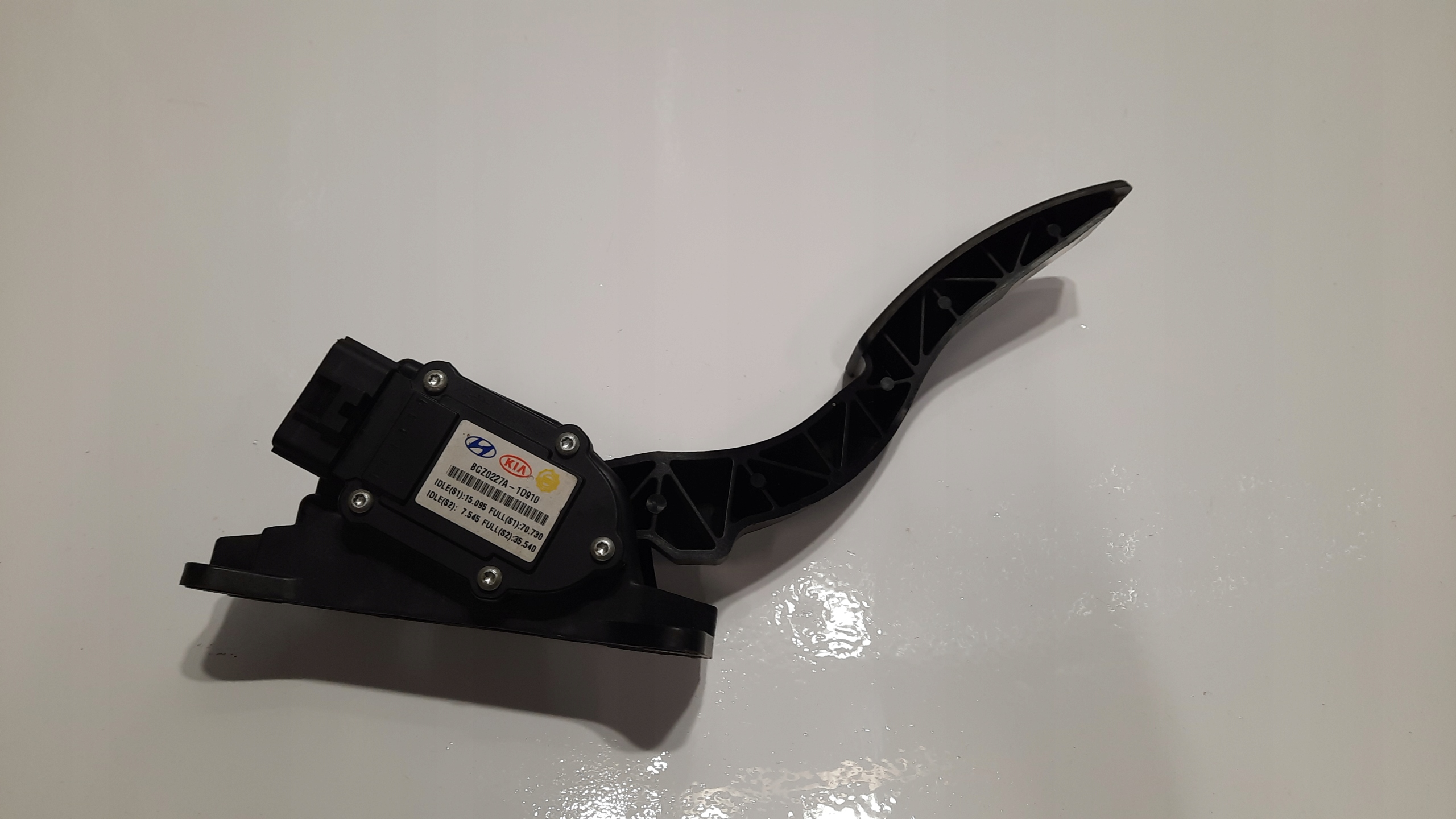 KIA CARENS III 2.0 CRDI POTENCJOMETR GAZU 1D910