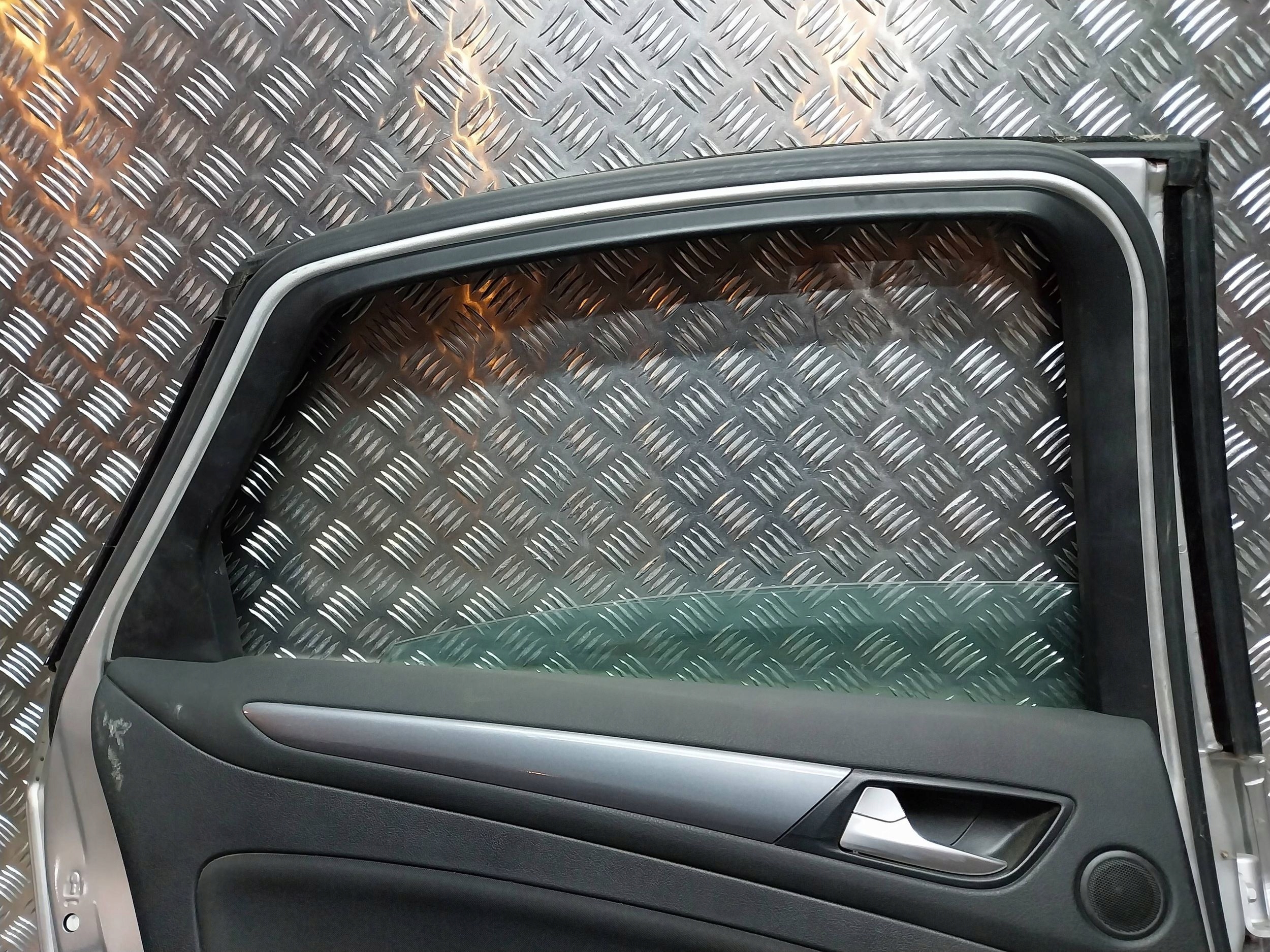 door rear part left FORD MONDEO MK4 HATCHBACK 08