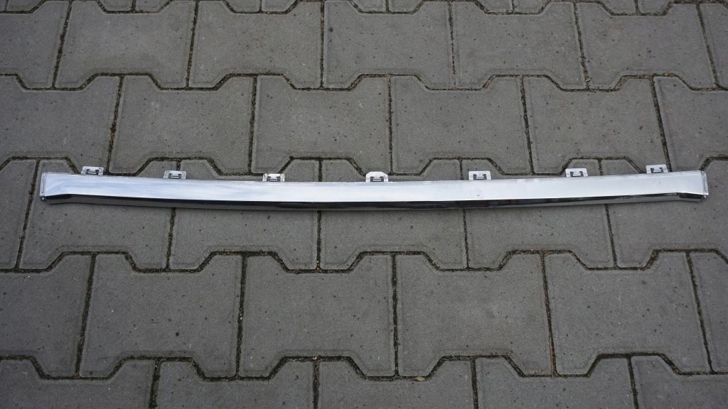 VOLVO XC60 II - dolní lišta CHROM nárazníku předek