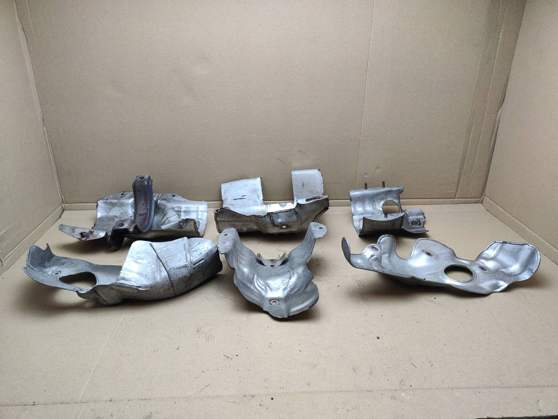 Blende Abdeckung termiczna rury wydechowej Mazda CX-9 facelift 2010