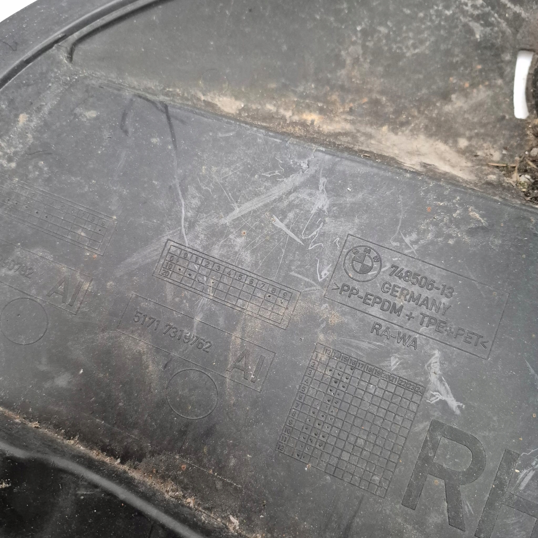 BMW 2 F45 F46 2014-2018 mudguard right front front 51717319762