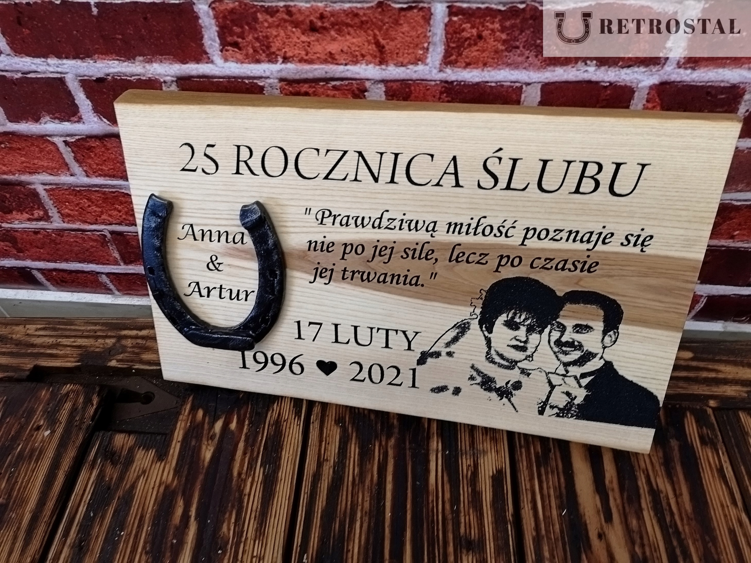 Dřevěné prkénko s gravírováním a fotkou jako dárek