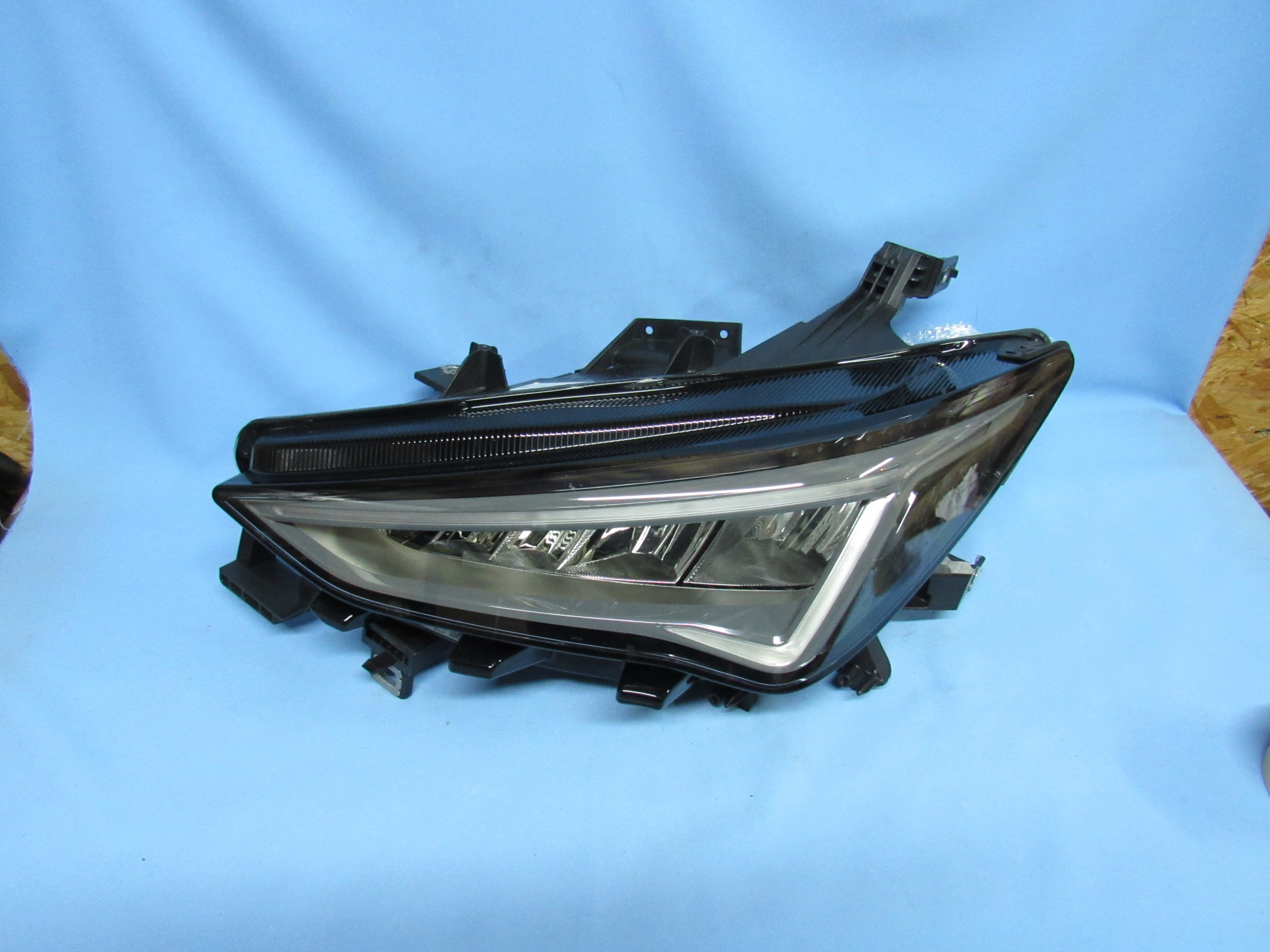 Frontscheinwerfer SEAT Born K1 10F941007HH LED Links Scheinwerfer Headlight - Thumbnail 1