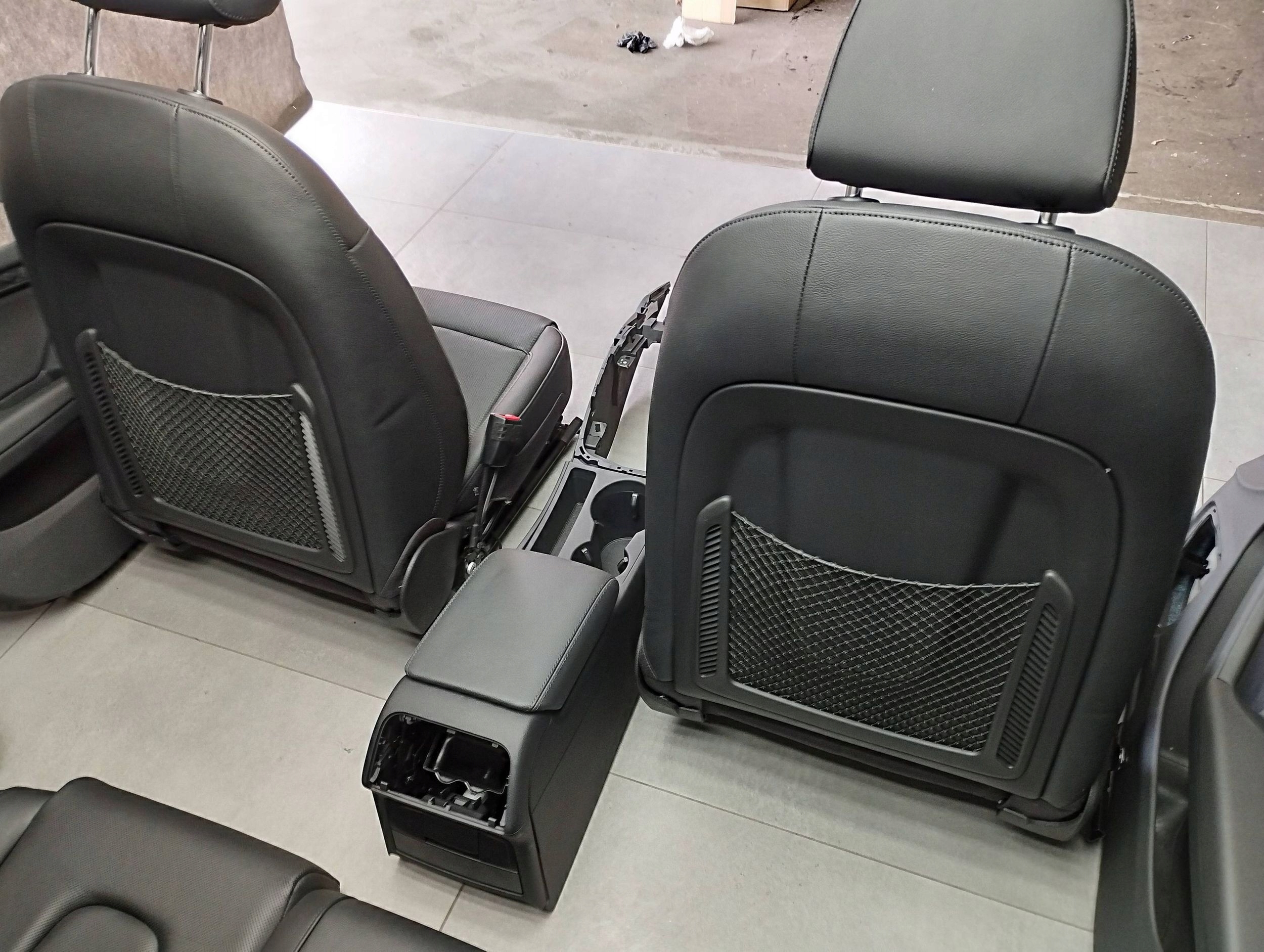 Audi A5 8T seats side leather WENTYLOWANE