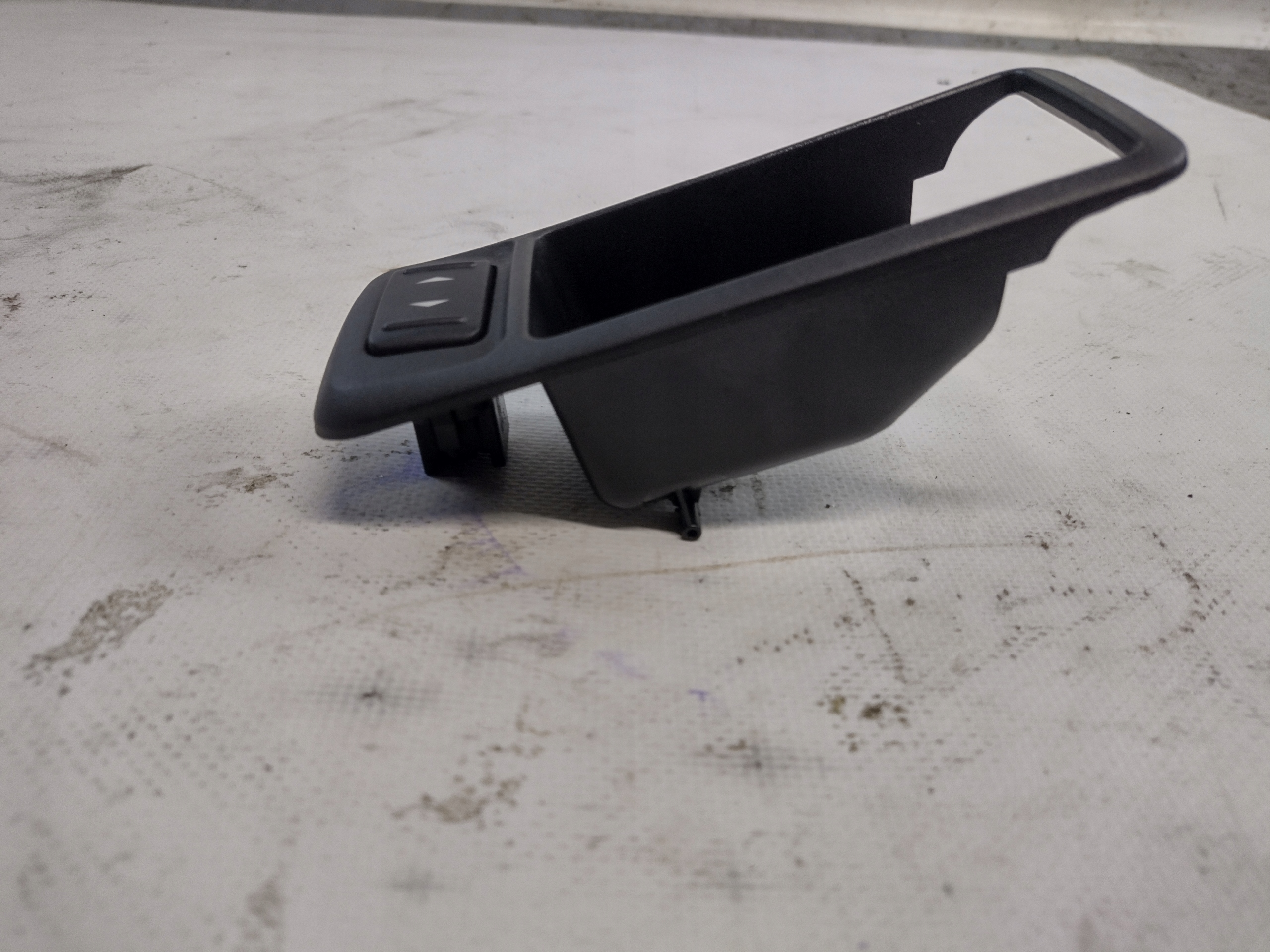 window control switch right front Ford Kuga Mk1 and 17M5T-14529AA