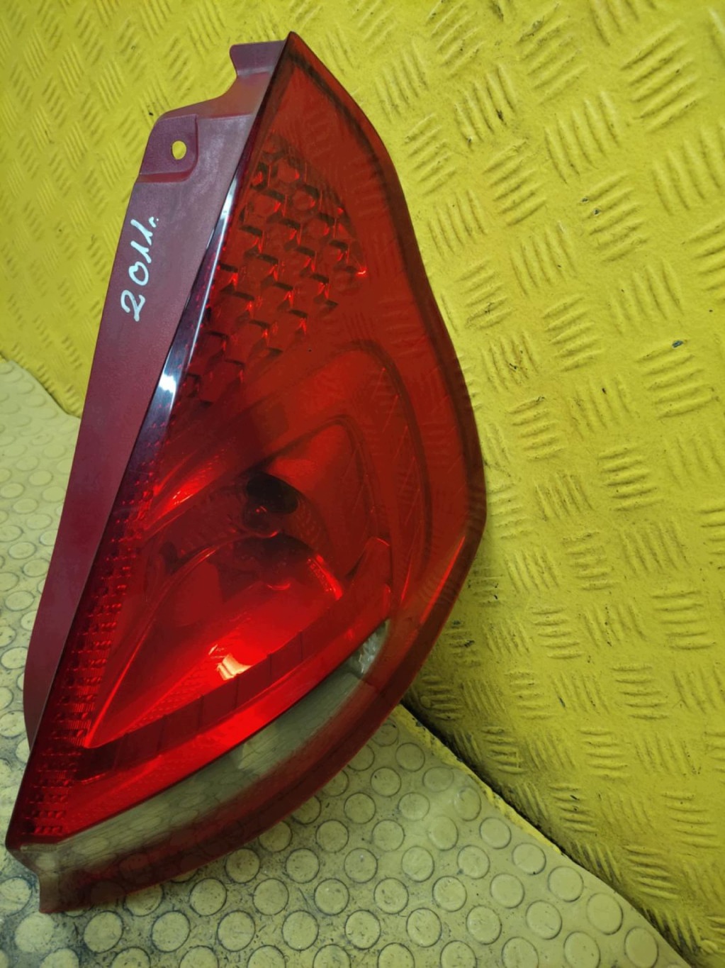 FORD FIESTA MK7 light right rear part 8A6113404
