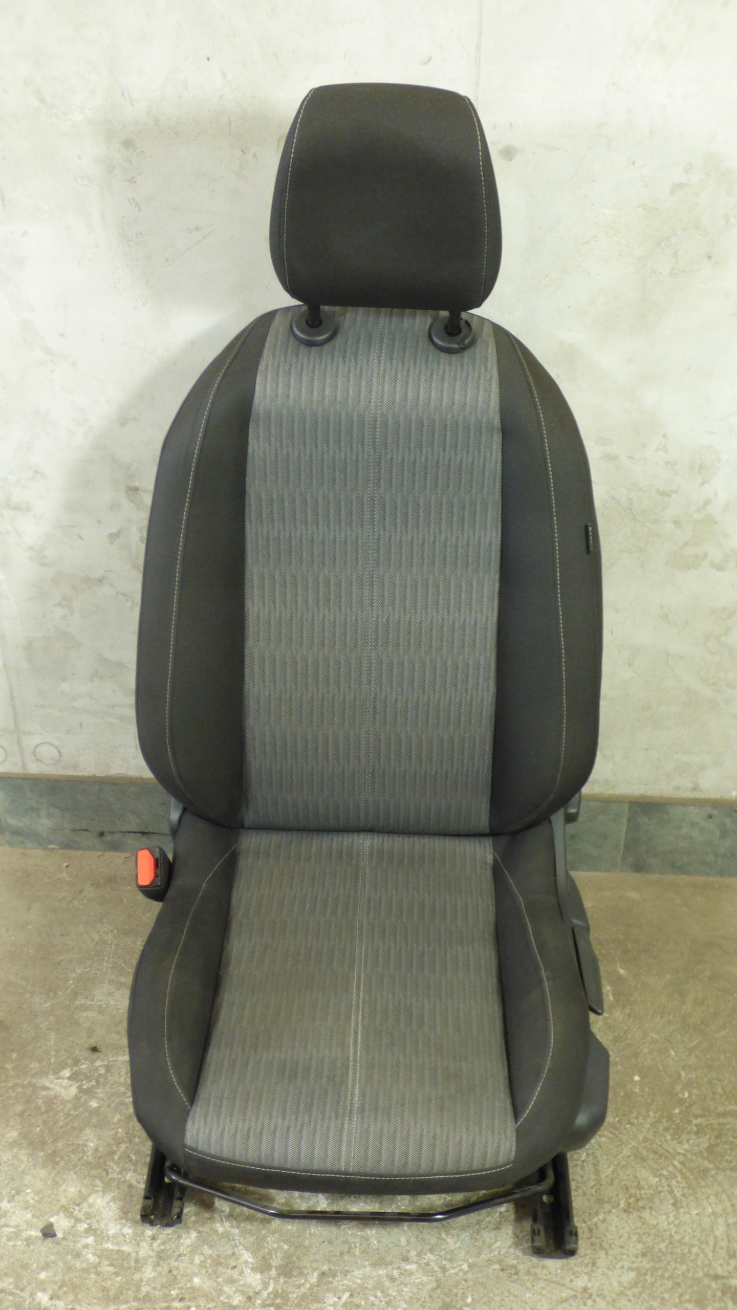 seat left driver´s stBDB EUROPA OPEL CORSA F