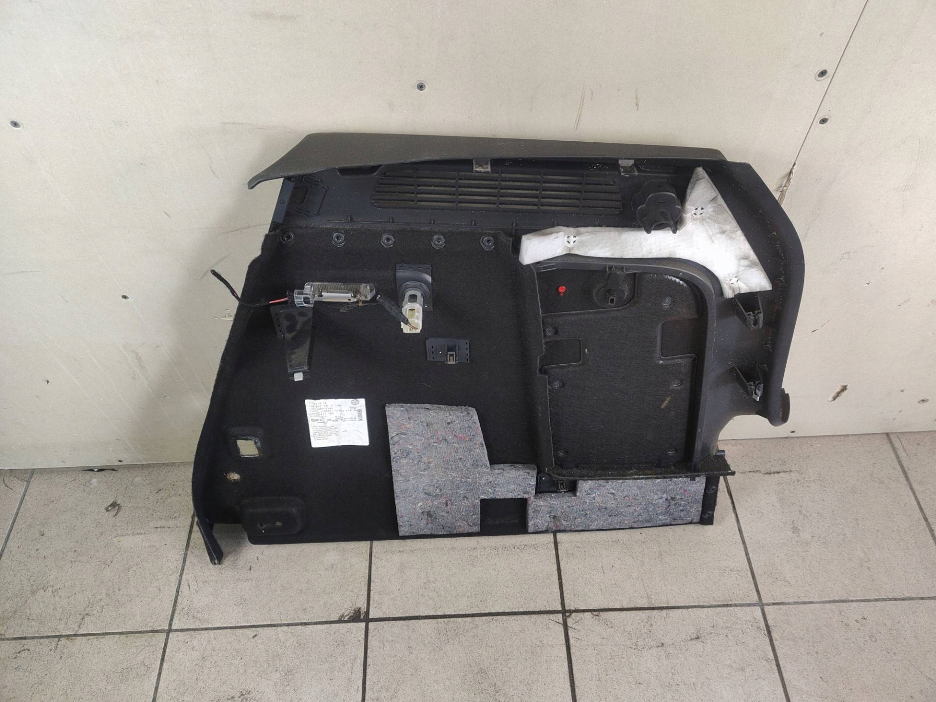 upholstery boot left side Volkswagen Tiguan 2008 5N0867427