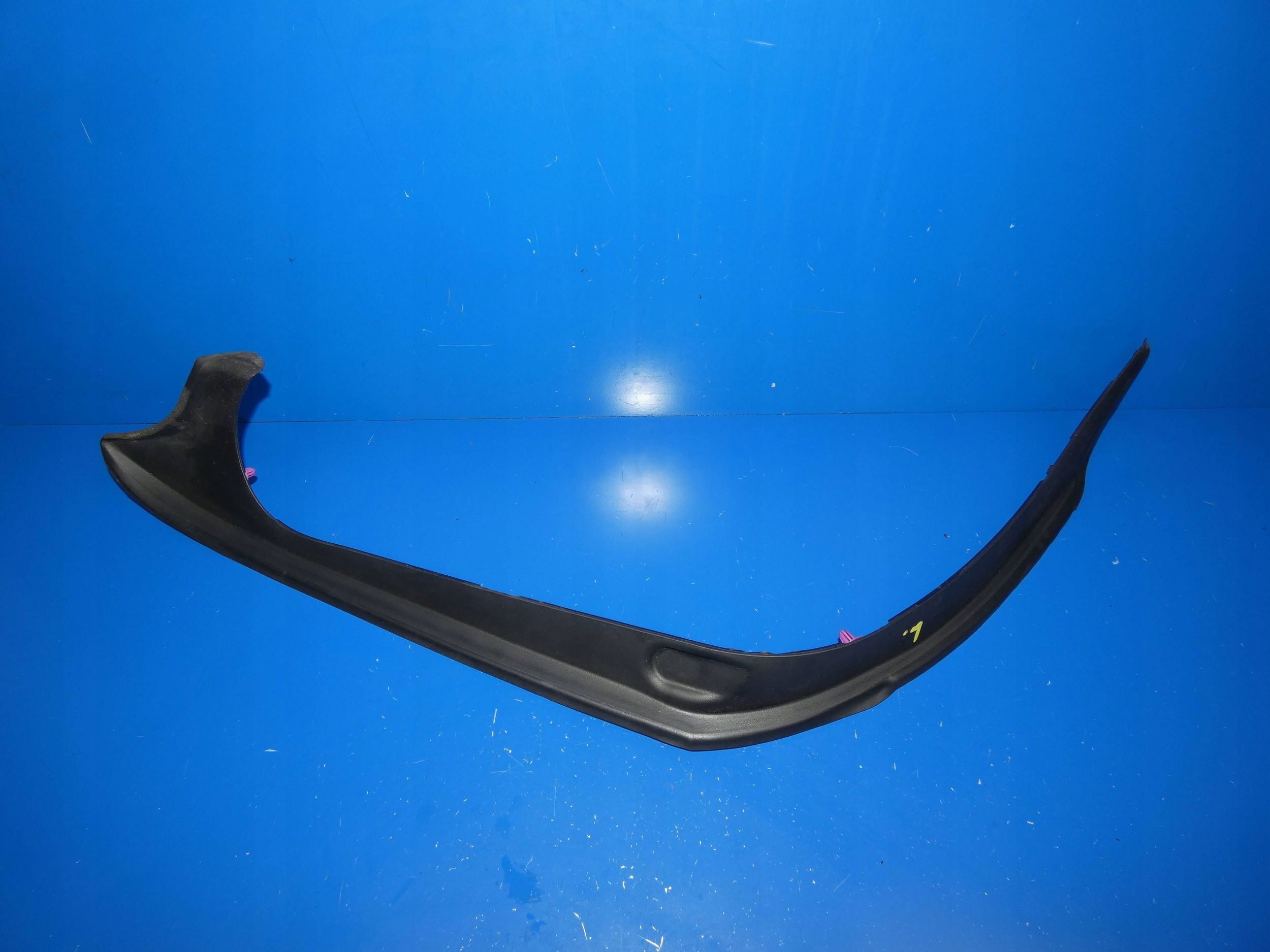 MERCEDES E KLASA W213 sedan moulding boot left rear part