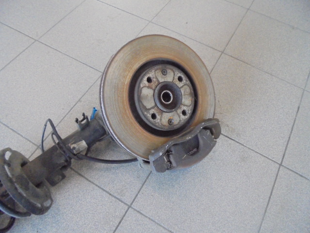 поворотный кулак, цапфа левый CITROEN C3 II 1.6 b 2010R