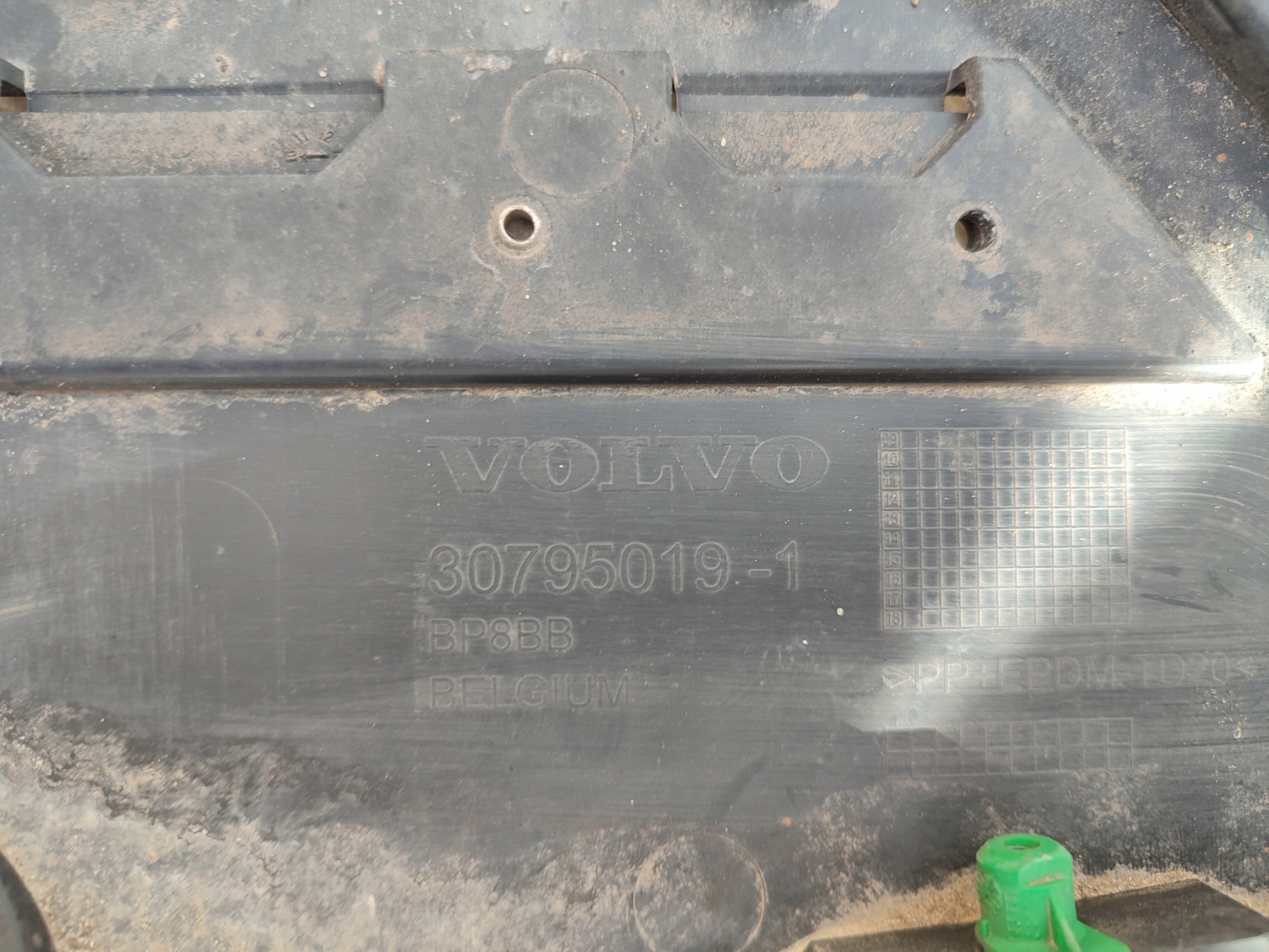 abdeckung Blende Abdeckung unter Stoßstange VOLVO S60 V60 10- 30795019