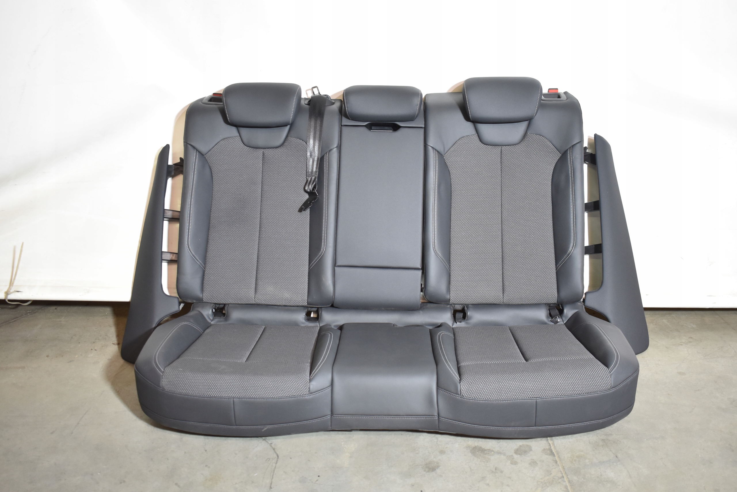 IDEALNE KPL. Seiten Sitz Sitze S-LINE GRZANE AUDI Q5 80A 24R. 1