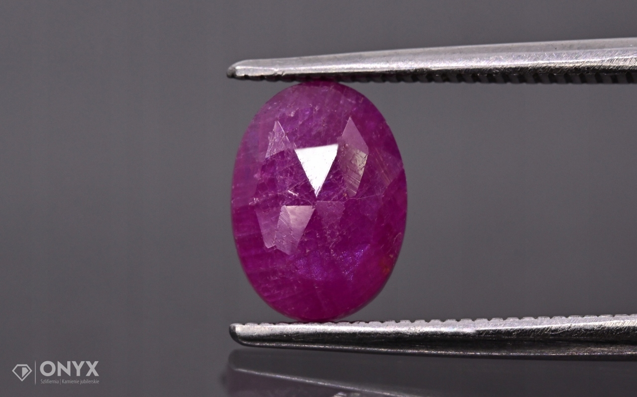 Rubín fazetovaná rozeta ovál 8x6 mm