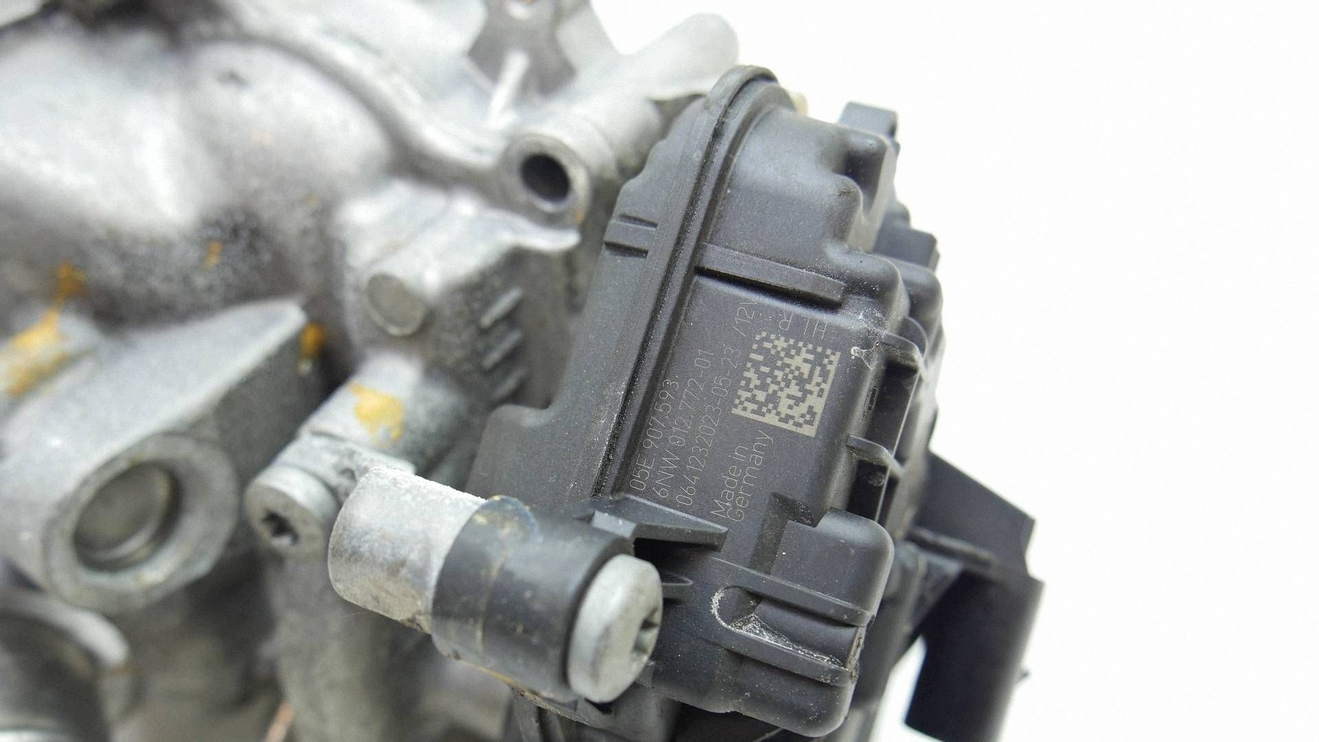 water pump VW GOLF VIII 1.5 TSI 05E121117K