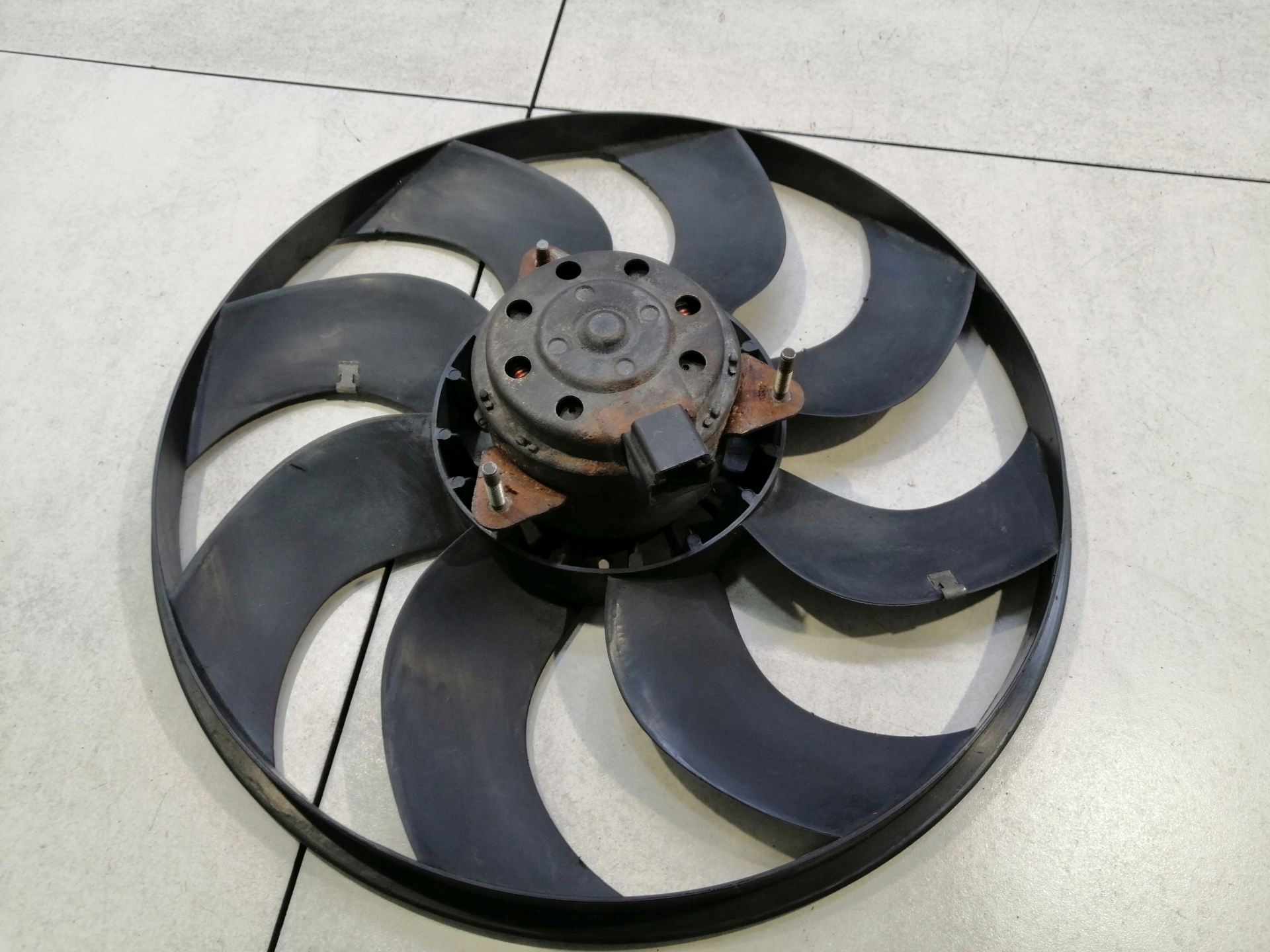 ventilátor chladiče ALFA 147 1.9 JTD M13002300