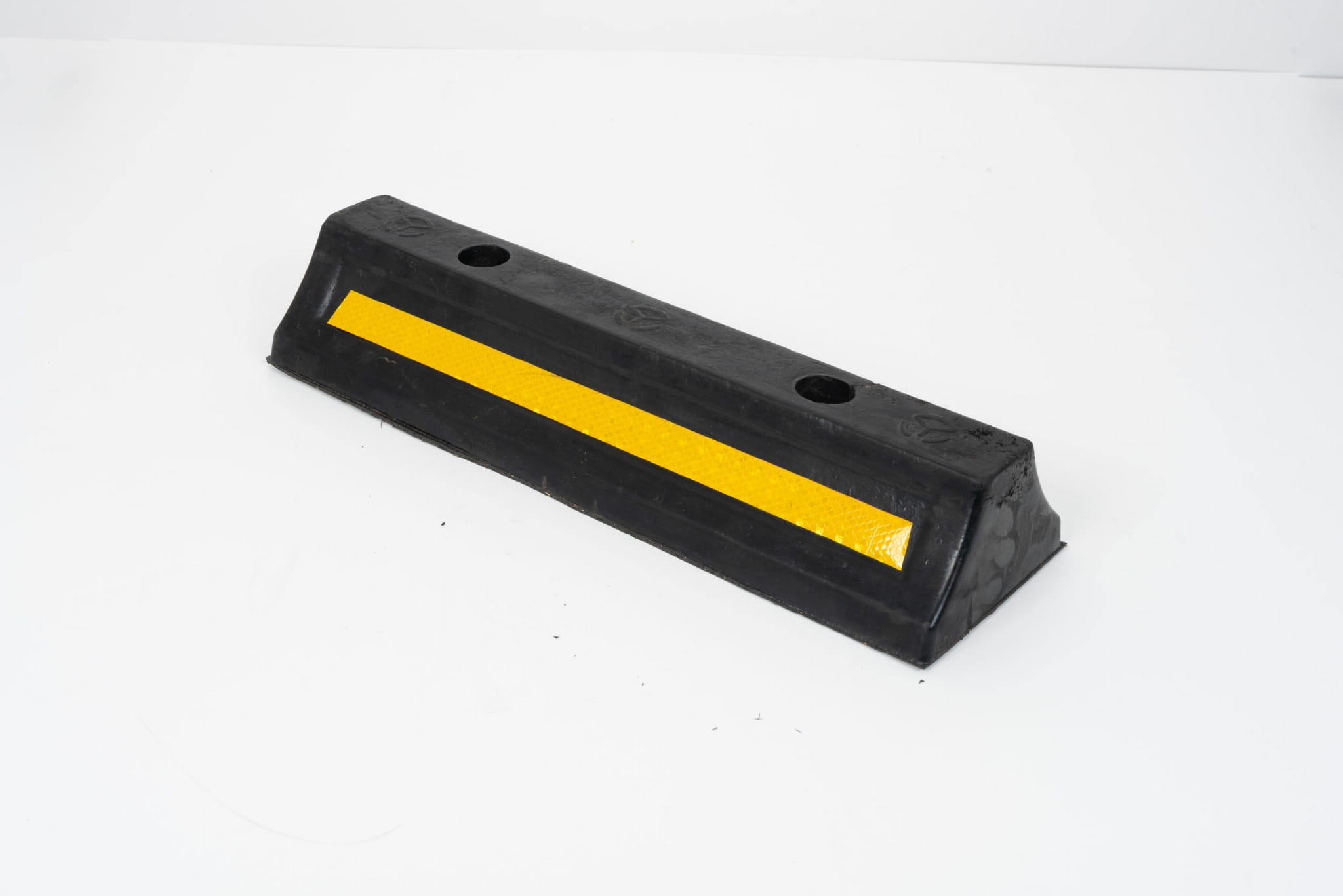 Ogranicznik parkingowy, separator, próg 47 cm