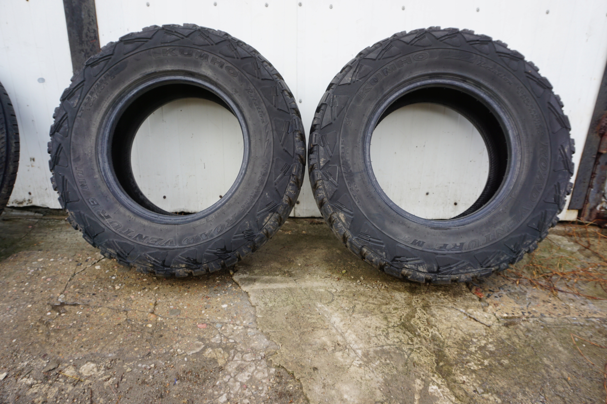 OPONY KUMHO ROAD VENTURE MT 235/75 R15 PARA 8mm 2018r