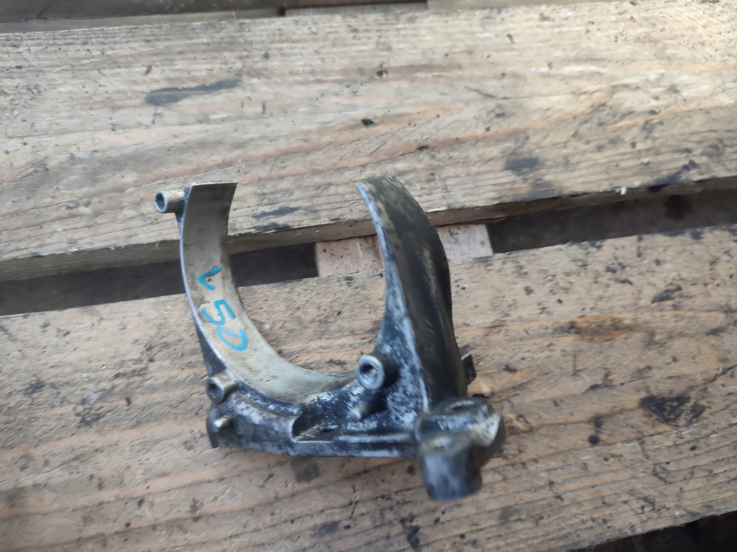 Support Demi axe volvo S40 II 1.6